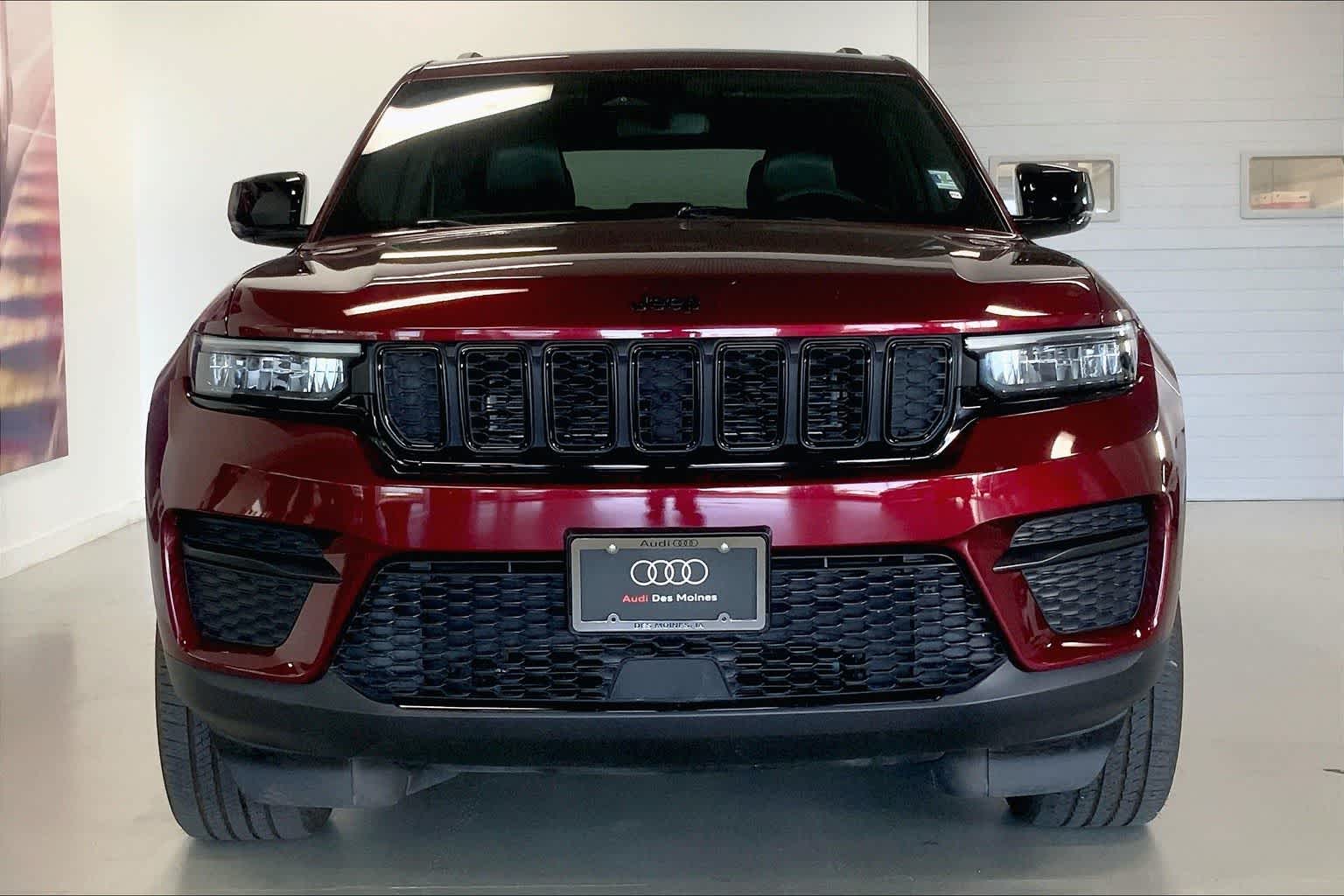 Thumbnail: 2023 Jeep Grand Cherokee - 6