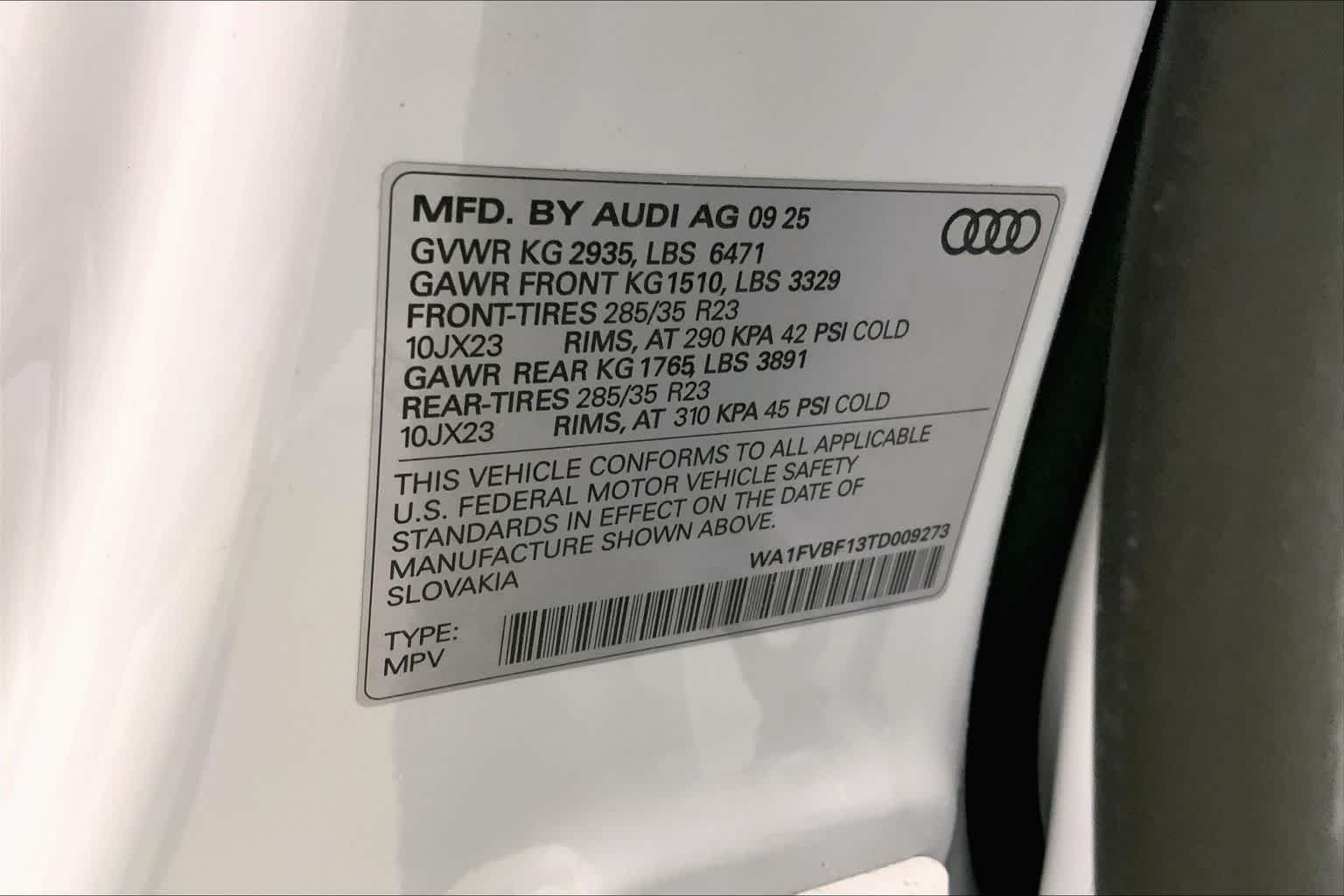 Thumbnail: 2026 Audi Q8 - 22