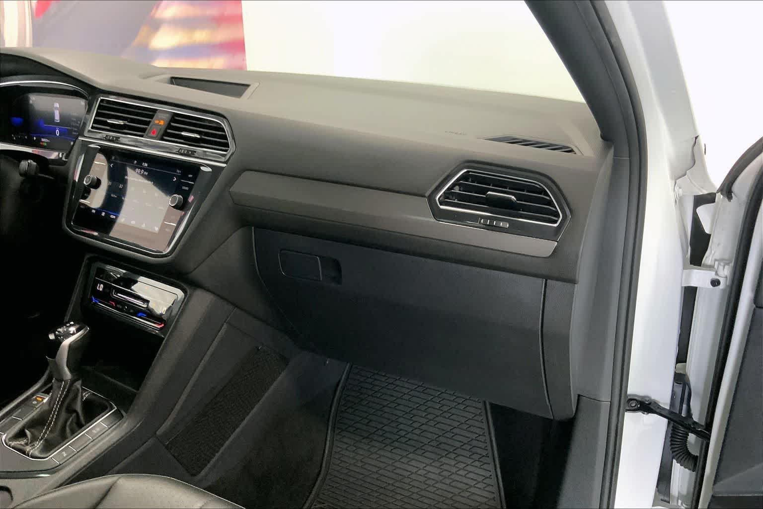 Thumbnail: 2023 Volkswagen Tiguan - 21