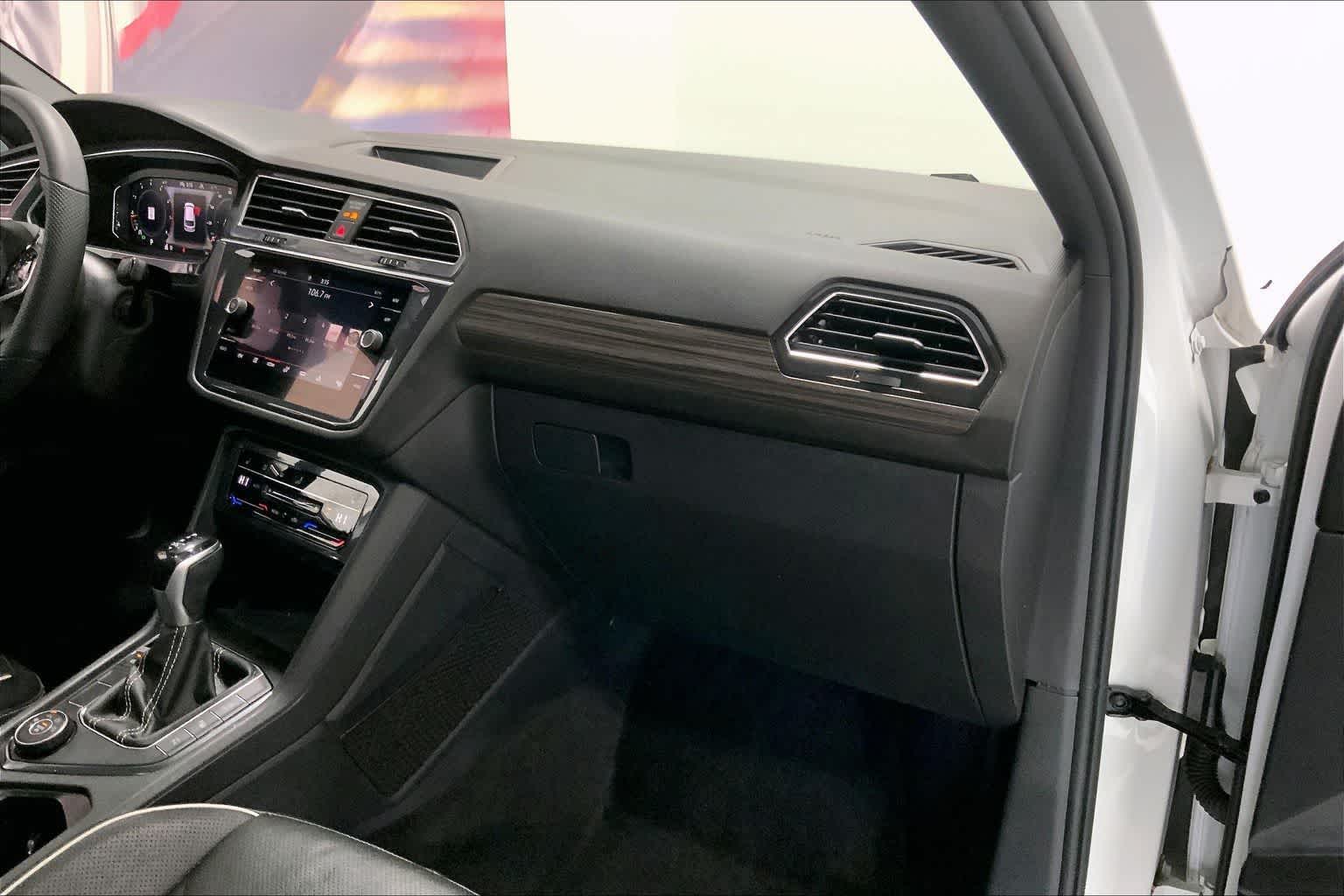 Thumbnail: 2022 Volkswagen Tiguan - 20