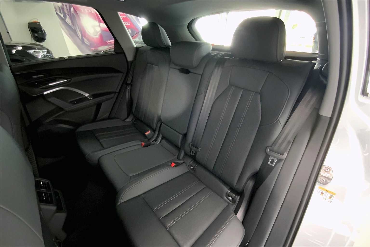 Thumbnail: 2025 Audi Q5 - 13