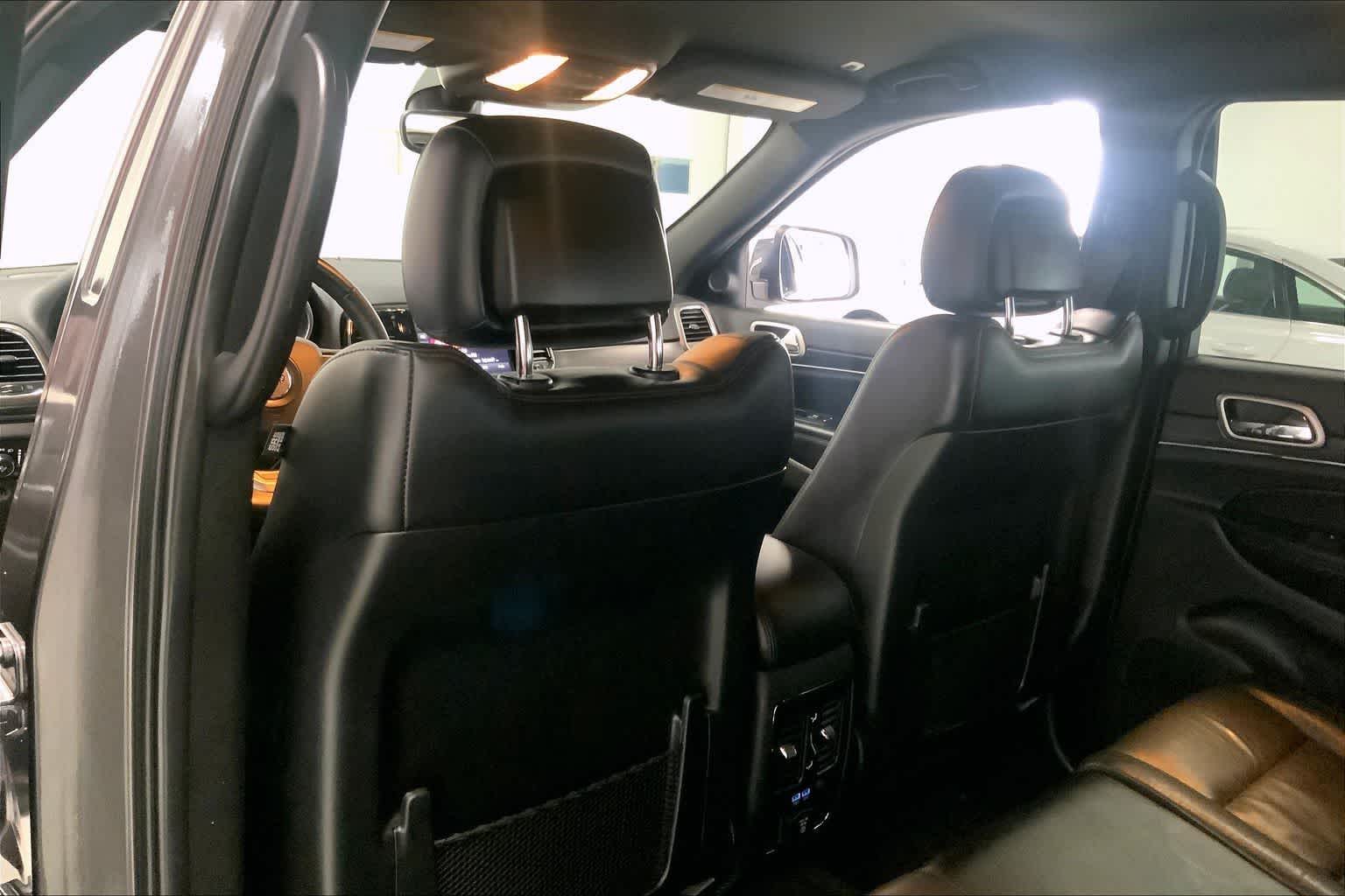 Thumbnail: 2019 Jeep Grand Cherokee - 10