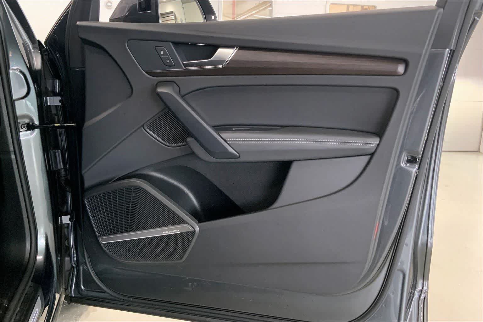 Thumbnail: 2025 Audi Q5 - 26