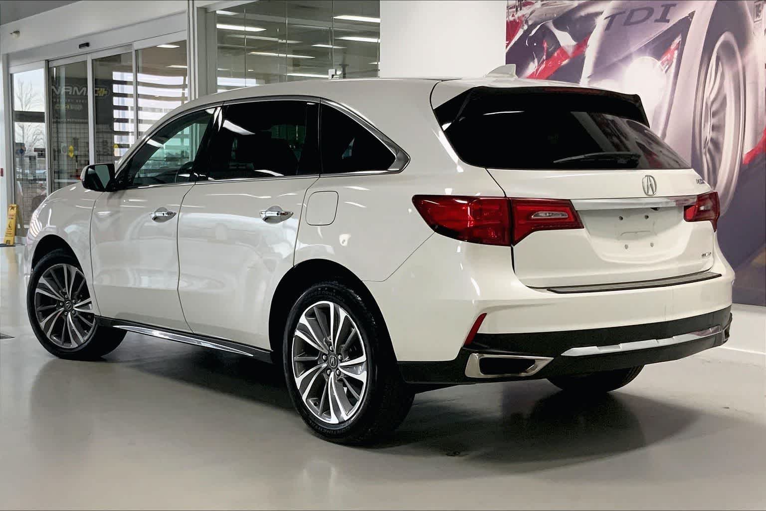 Thumbnail: 2017 Acura MDX - 4