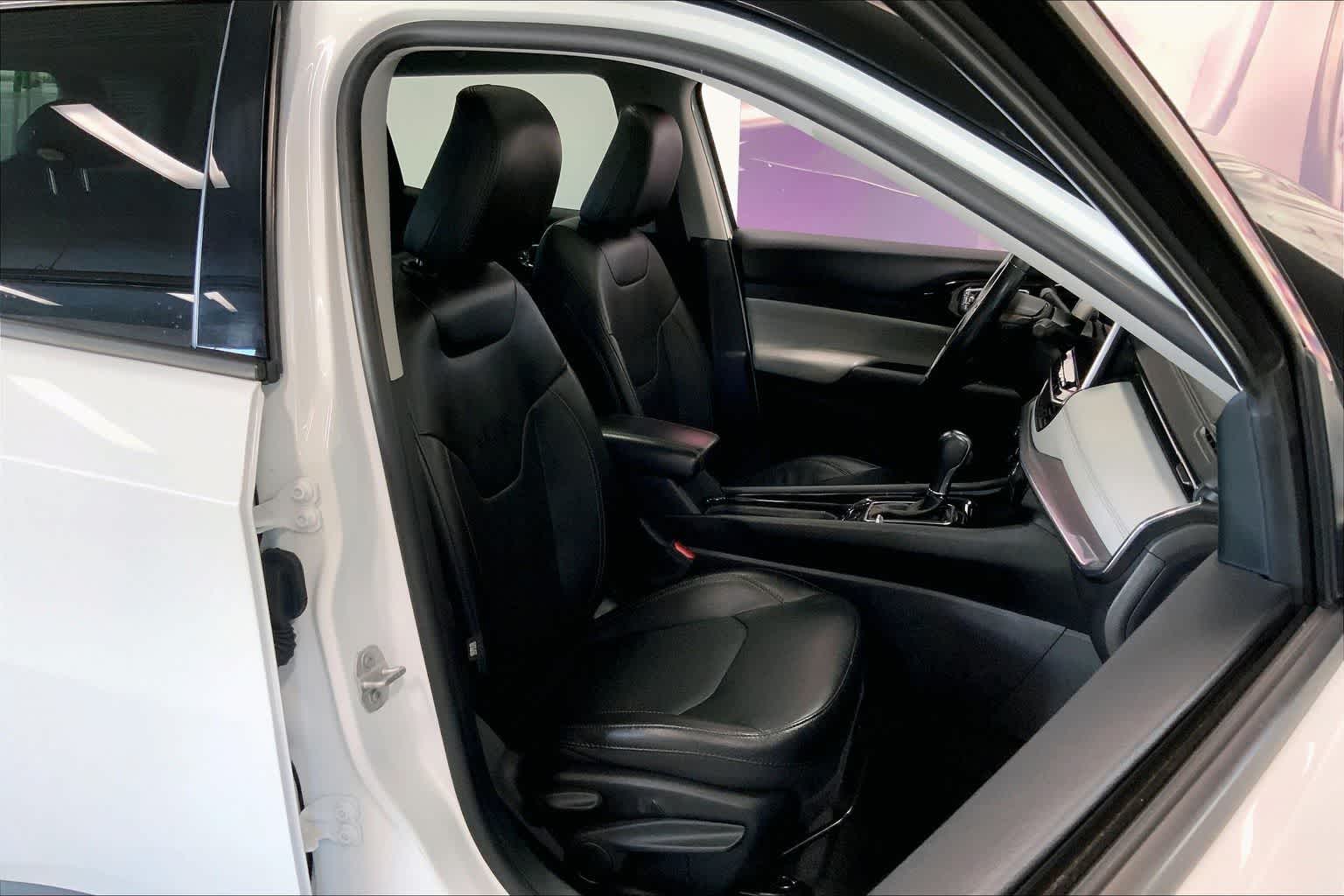 Thumbnail: 2022 Jeep Compass - 12