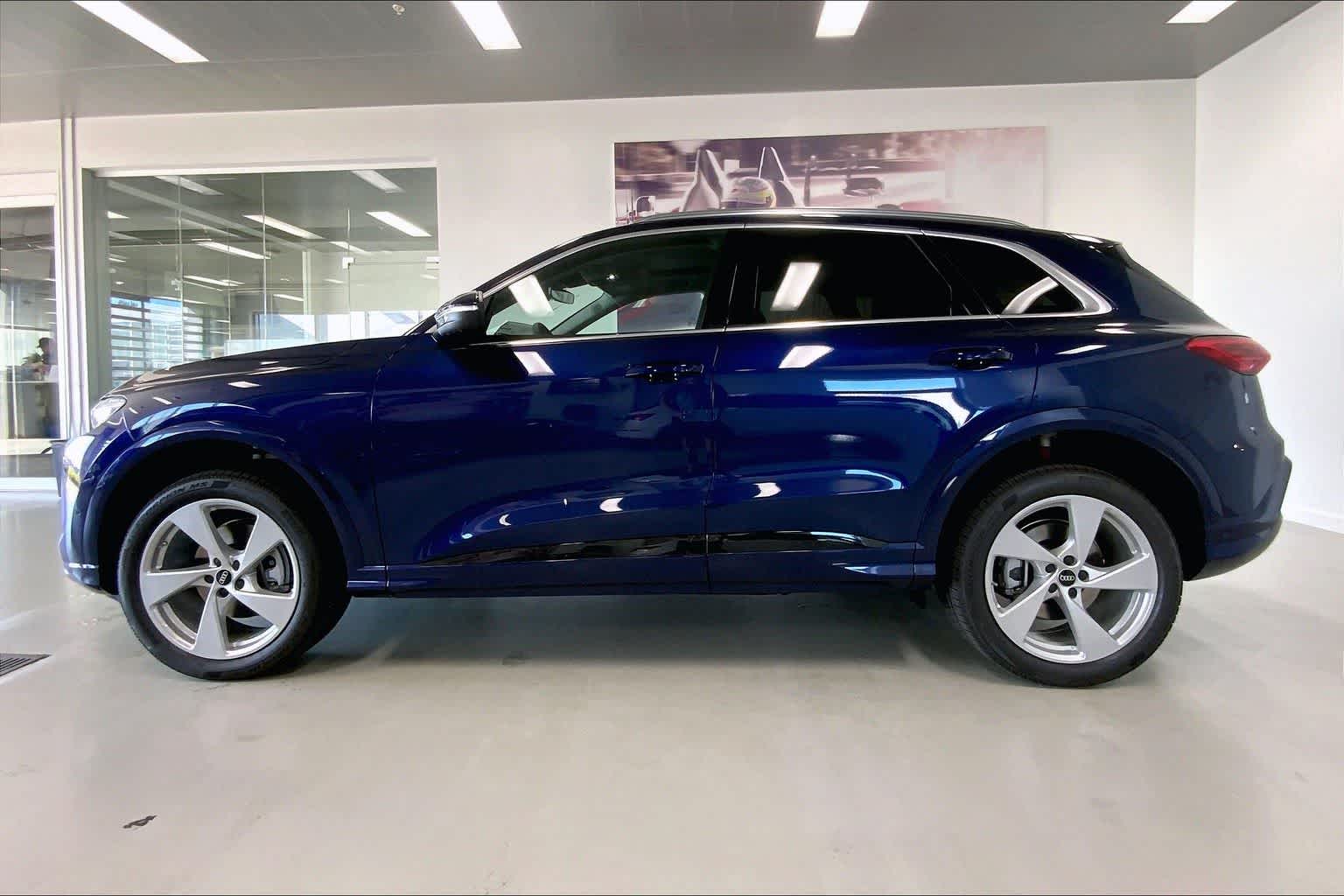 Thumbnail: 2025 Audi Q5 - 3