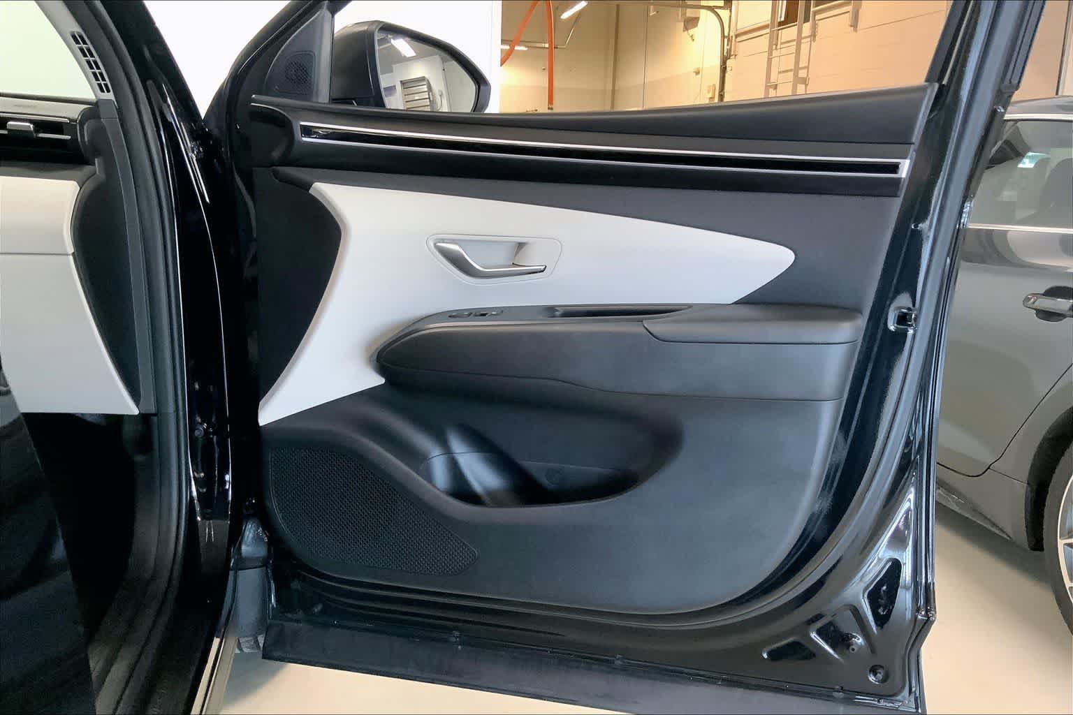 Thumbnail: 2023 Hyundai Tucson - 24