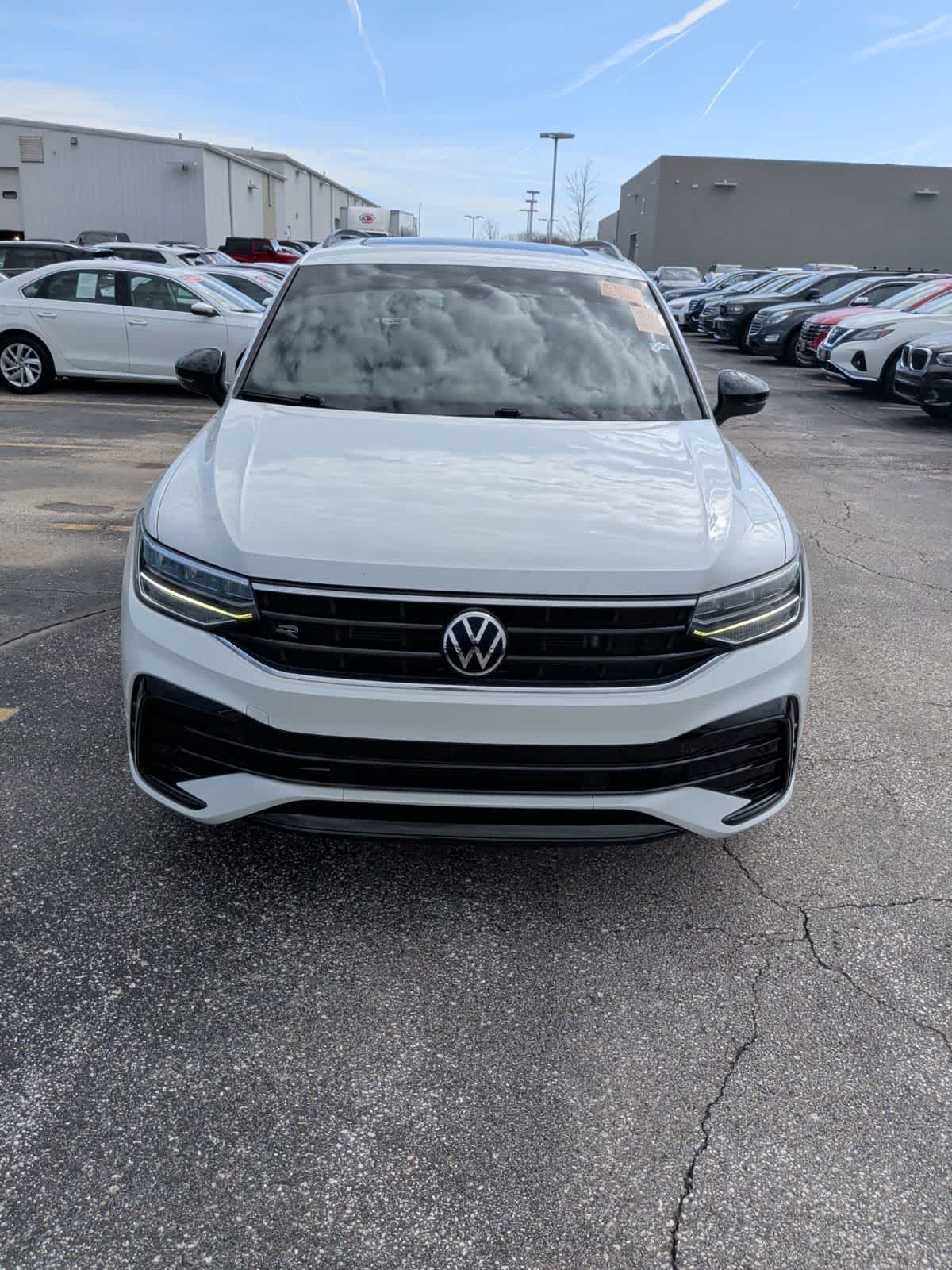 Thumbnail: 2023 Volkswagen Tiguan - 9