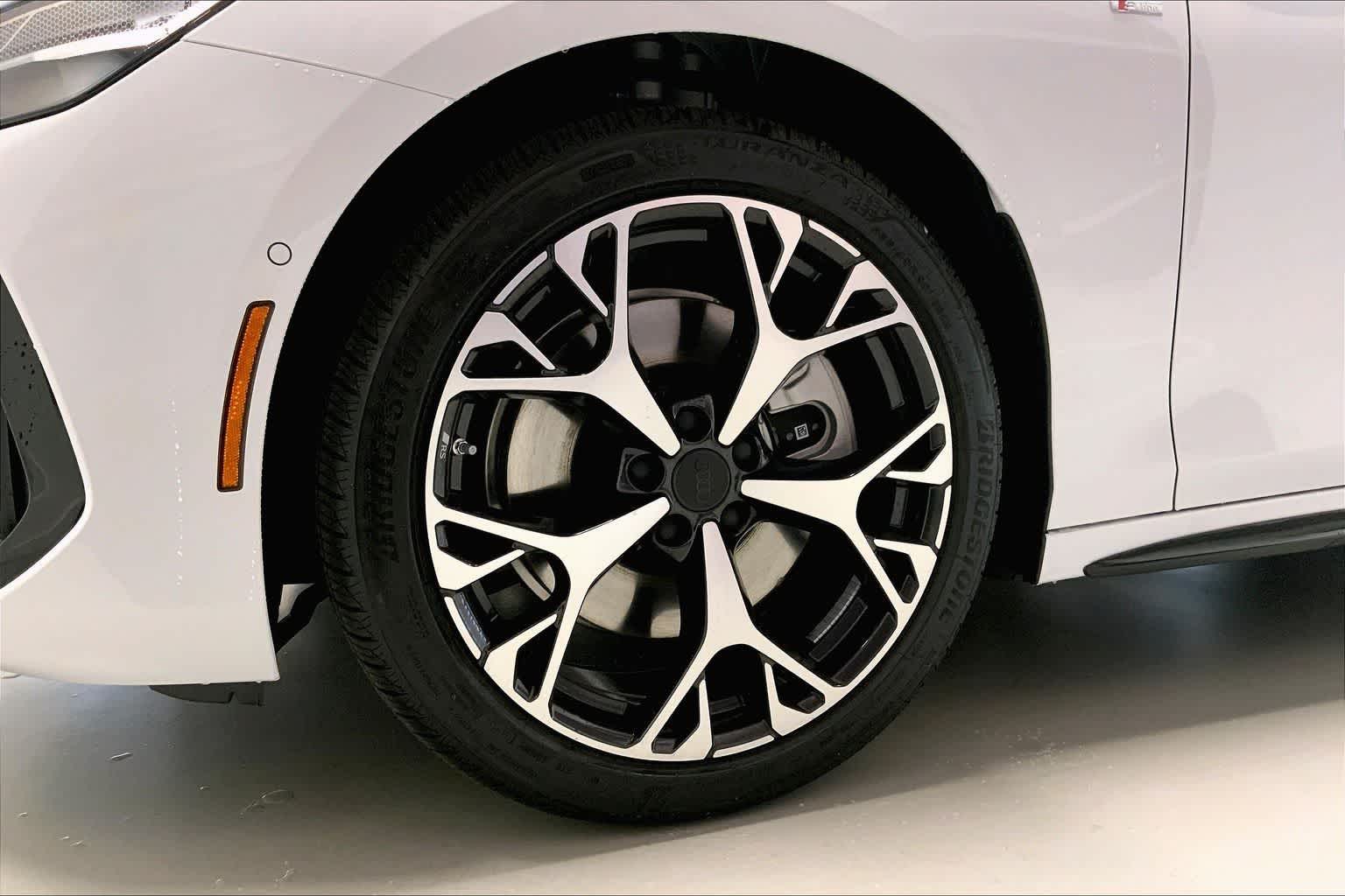 Thumbnail: 2026 Audi A6 - 8