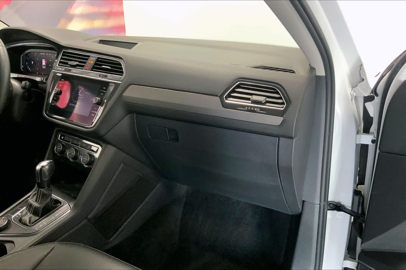 Thumbnail: 2021 Volkswagen Tiguan - 21