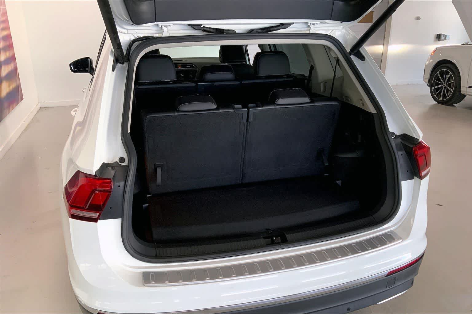 Thumbnail: 2021 Volkswagen Tiguan - 17