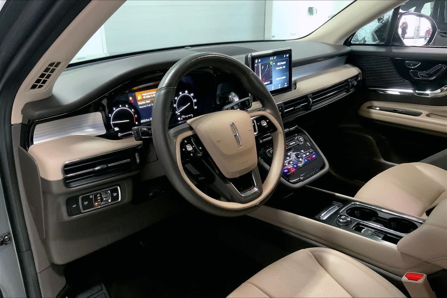 Thumbnail: 2022 Lincoln Corsair - 2