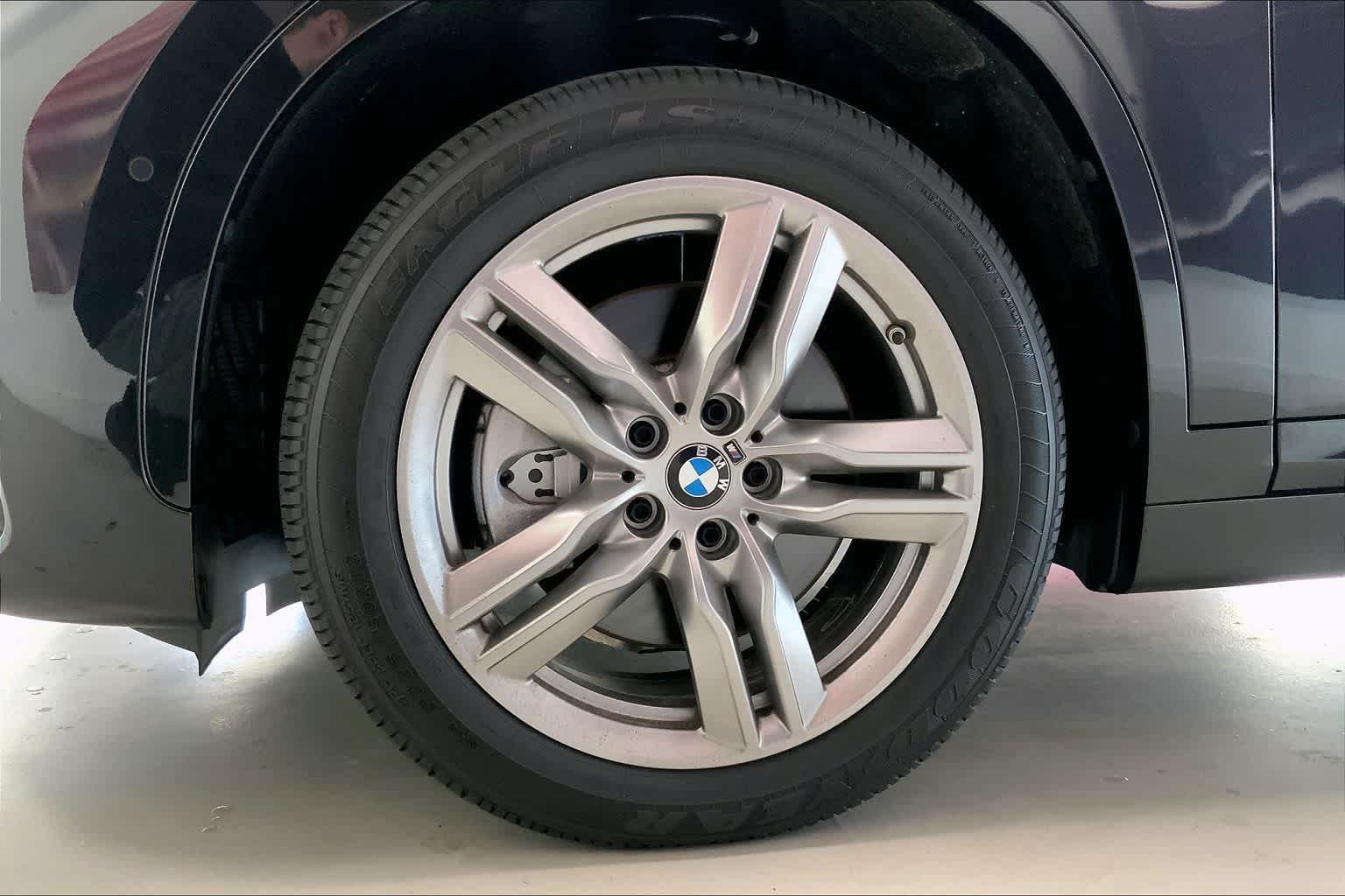 Thumbnail: 2022 BMW X1 - 8