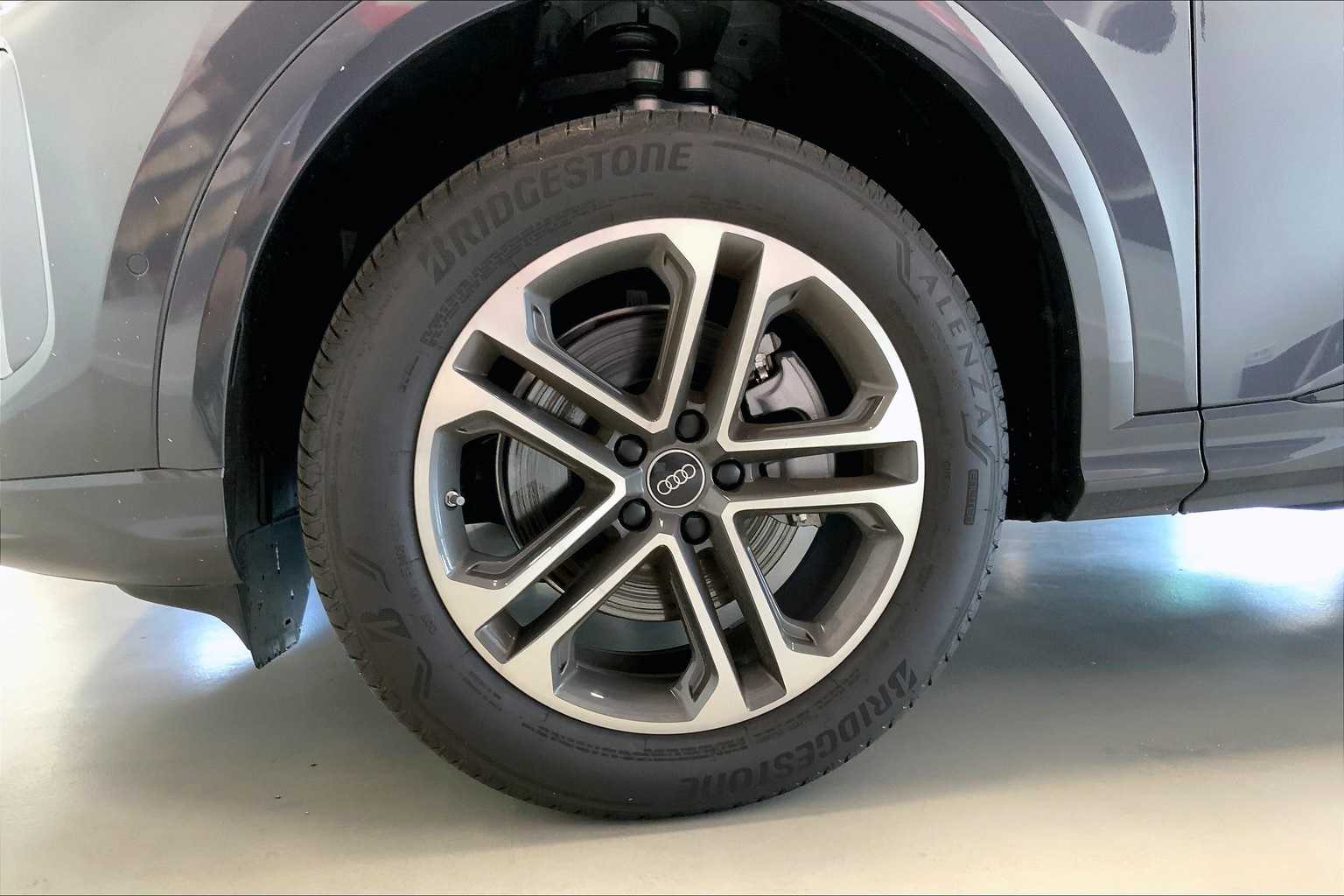 Thumbnail: 2025 Audi Q5 - 8