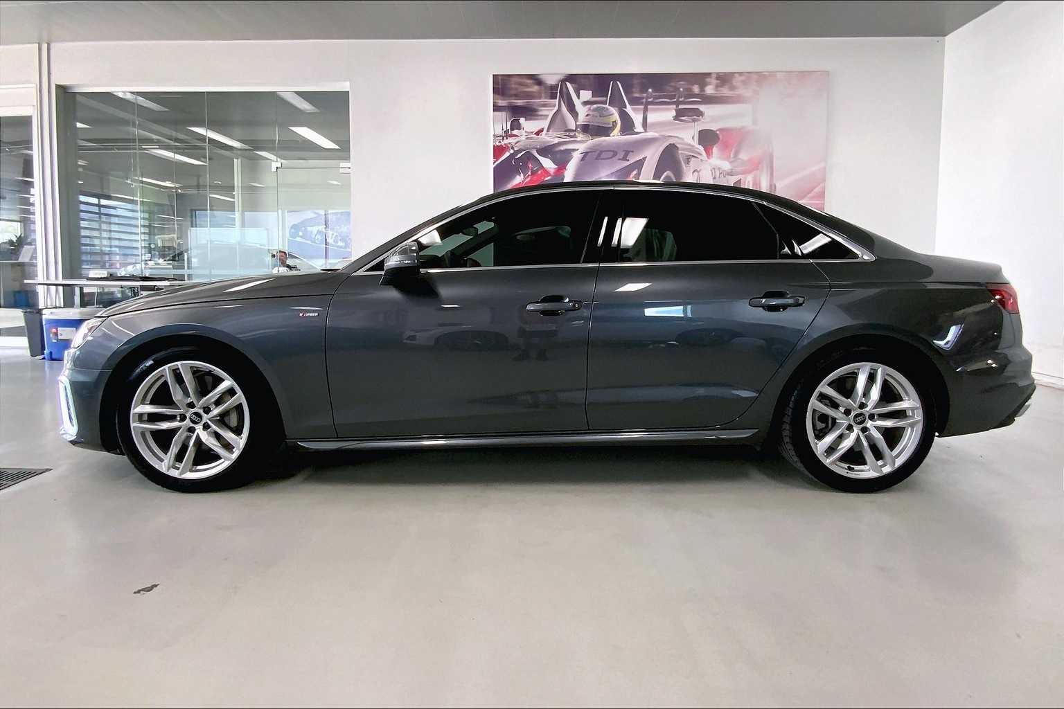 2023 Audi A4 45 S line Premium photo 3