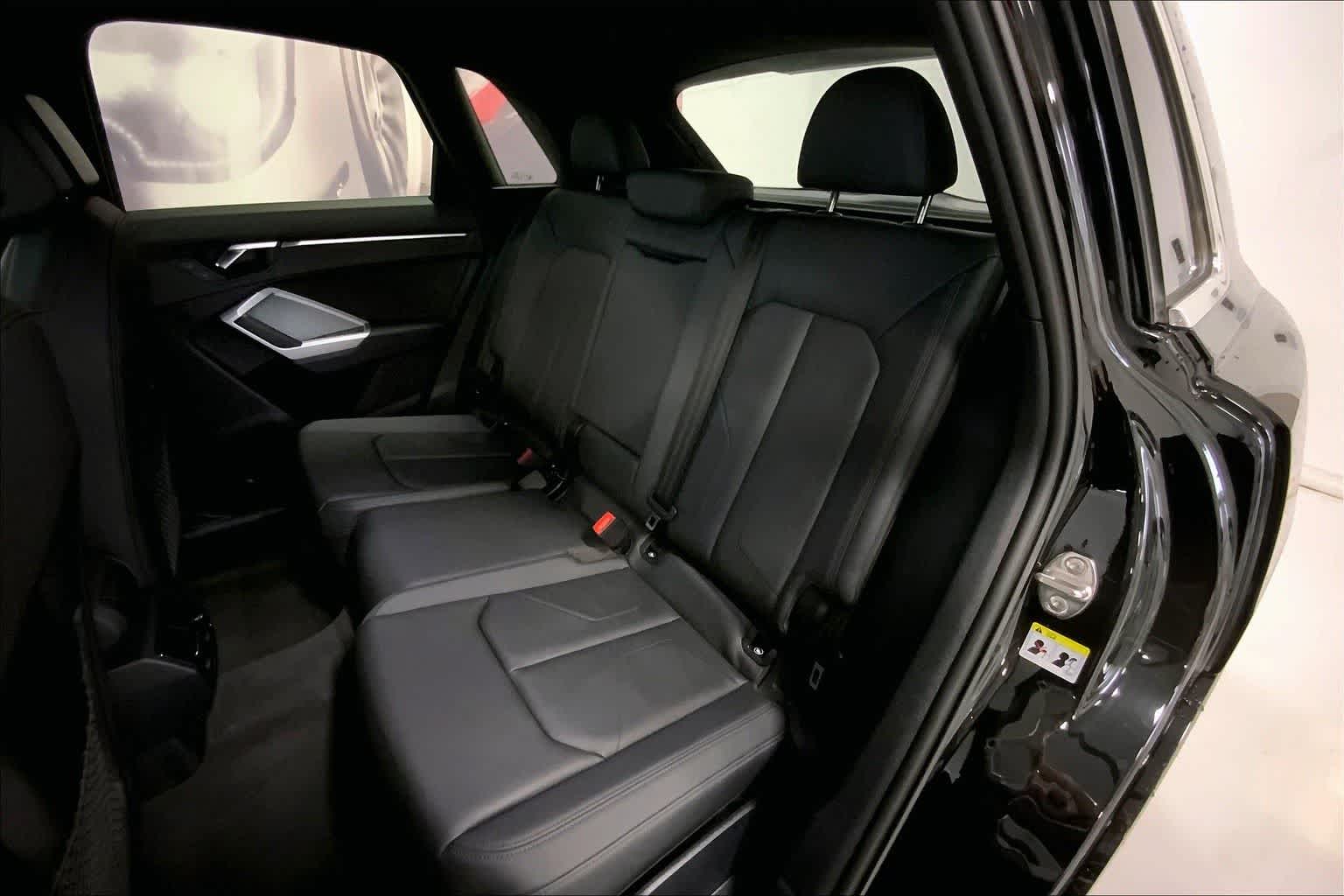 Thumbnail: 2022 Audi Q3 - 29