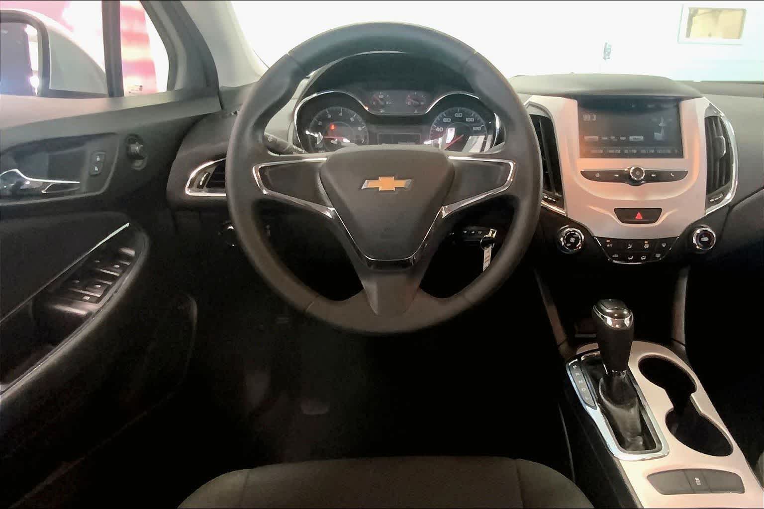 Thumbnail: 2017 Chevrolet Cruze - 13