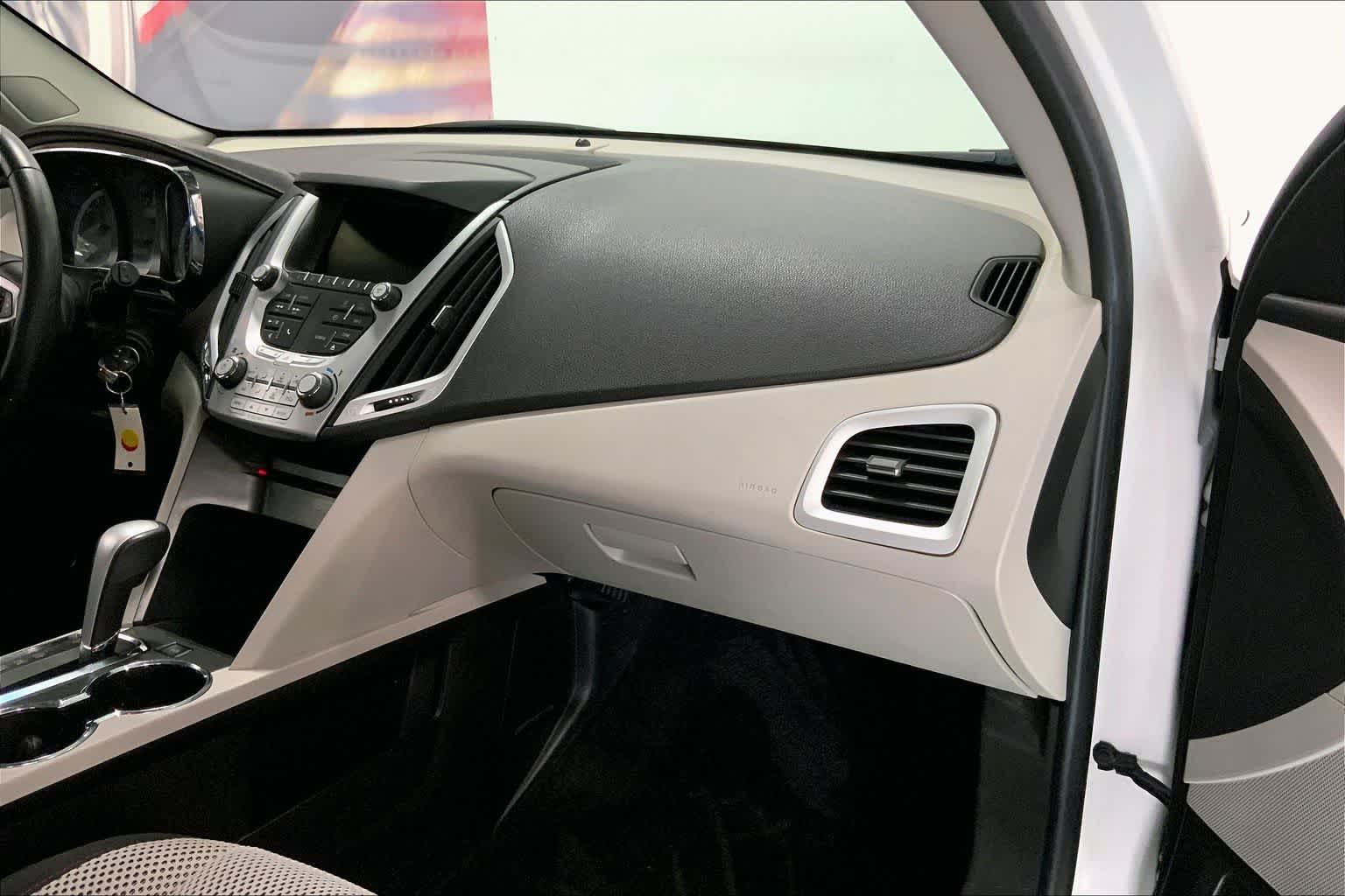 Thumbnail: 2015 GMC Terrain - 18