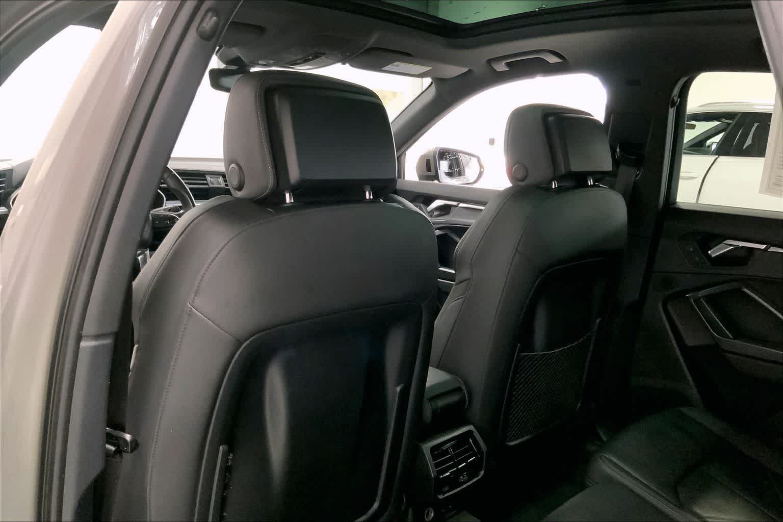 Thumbnail: 2022 Audi Q3 - 11