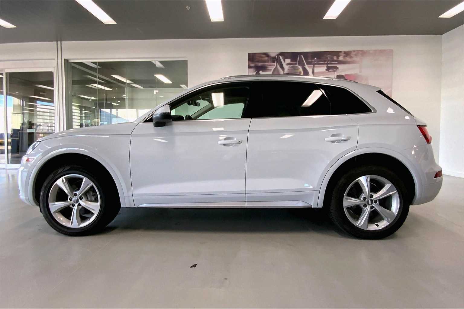 Thumbnail: 2020 Audi Q5 - 3