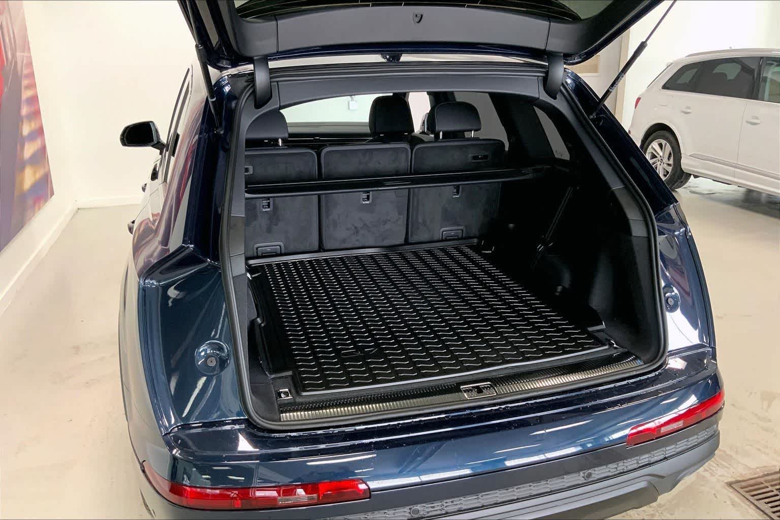 Thumbnail: 2026 Audi Q7 - 18