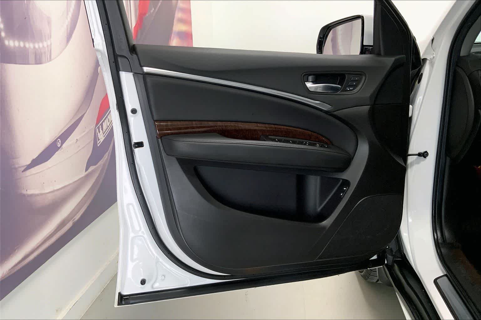 Thumbnail: 2020 Acura MDX - 25