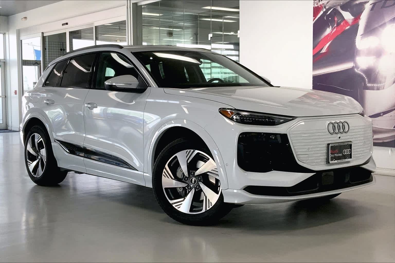 Thumbnail: 2025 Audi Q6 e-tron - 21