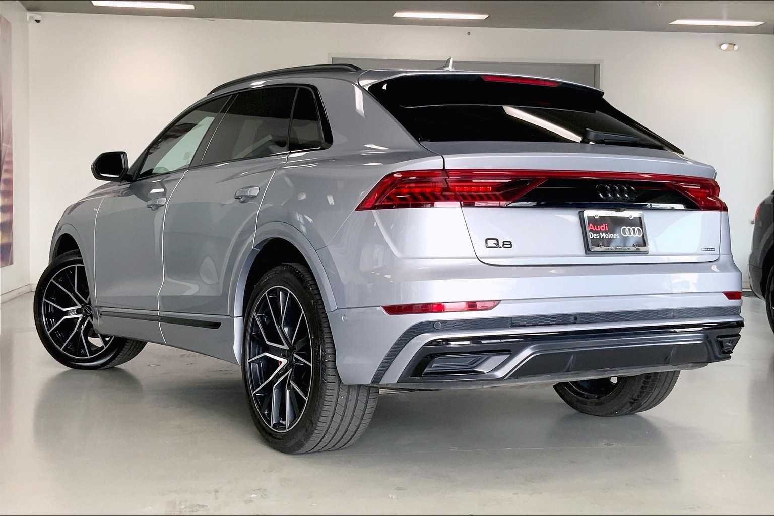 Thumbnail: 2022 Audi Q8 - 4