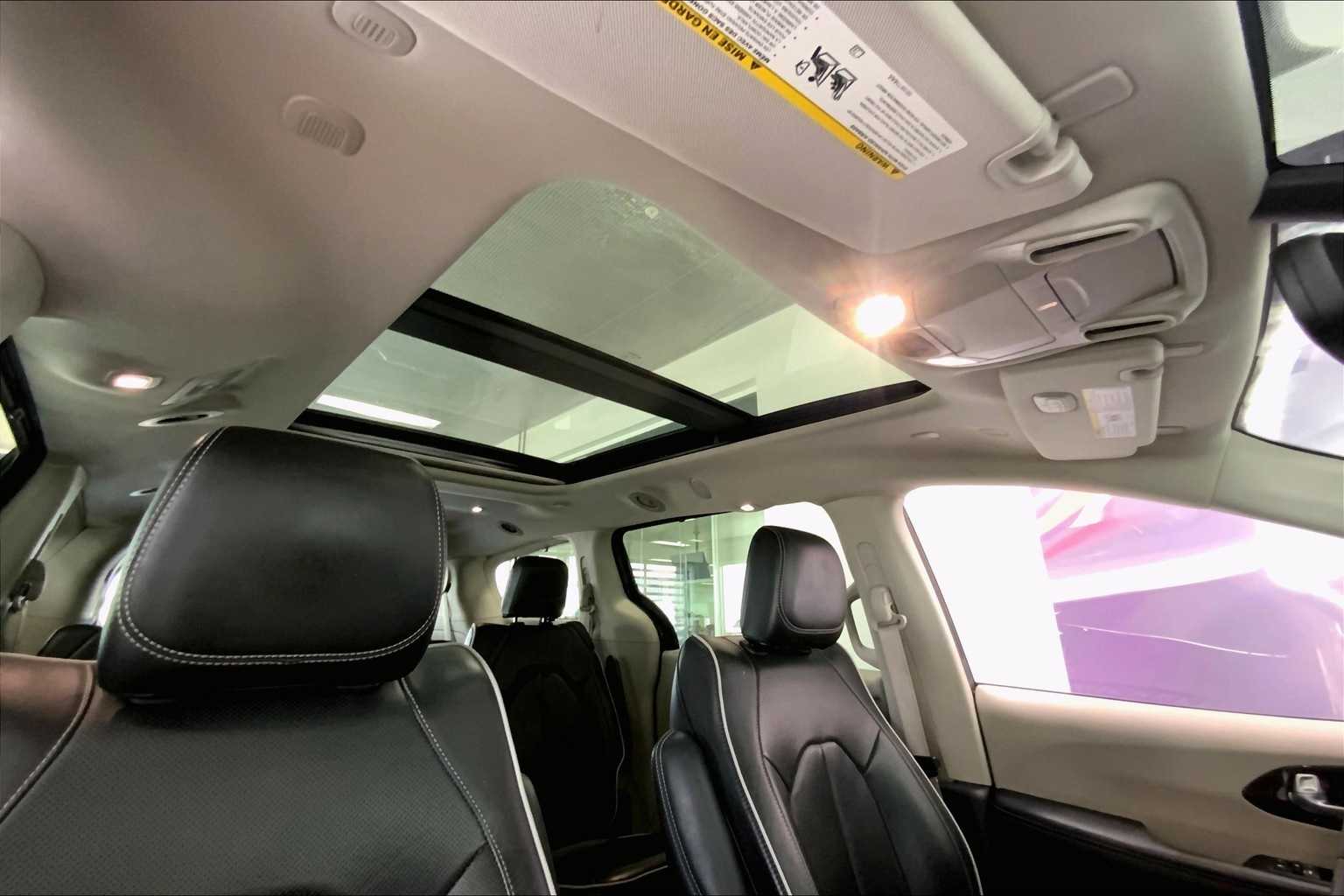 2023 Chrysler Pacifica Limited 29