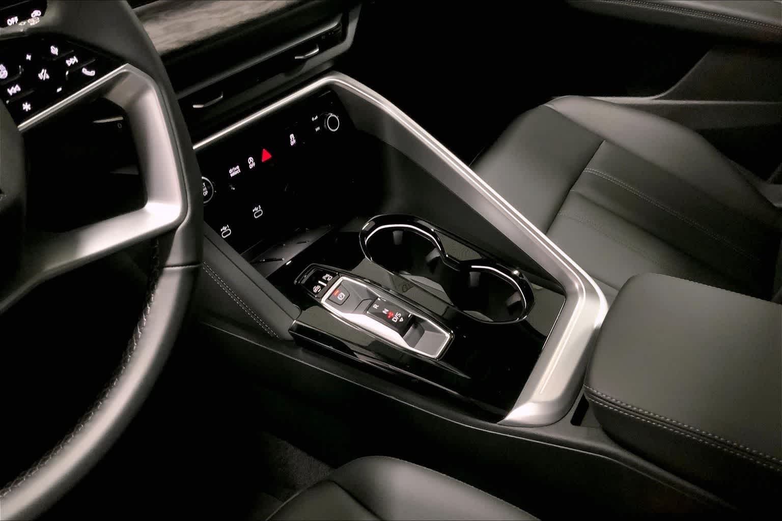 Thumbnail: 2025 Audi Q5 - 15