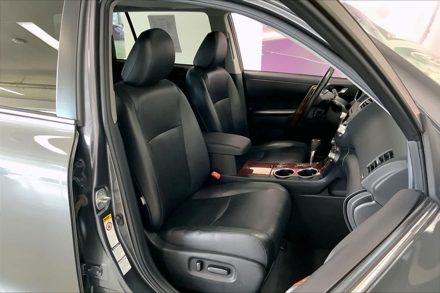 Thumbnail: 2011 Toyota Highlander - 11