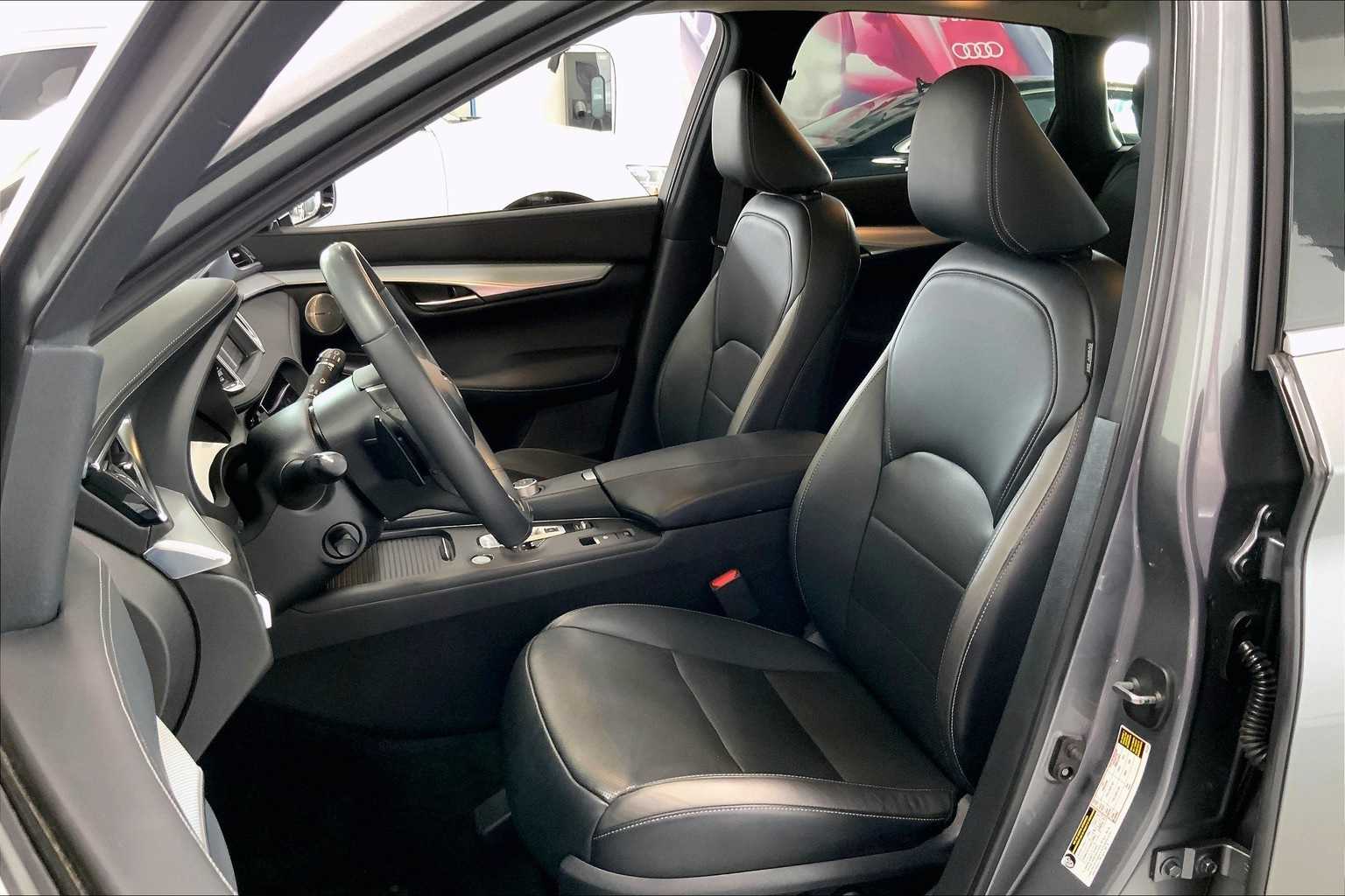 Thumbnail: 2019 INFINITI QX50 - 10