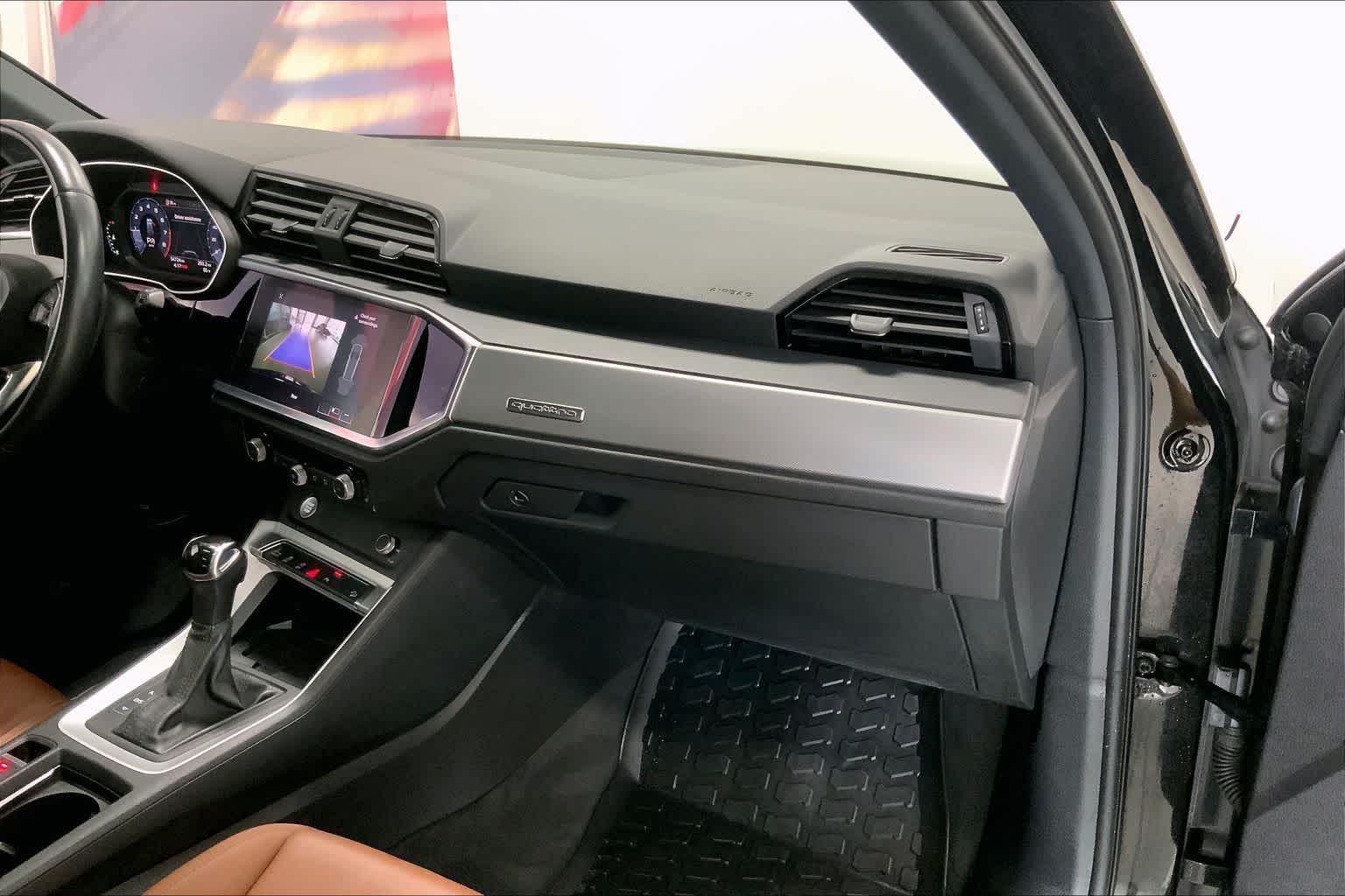 Thumbnail: 2020 Audi Q3 - 20