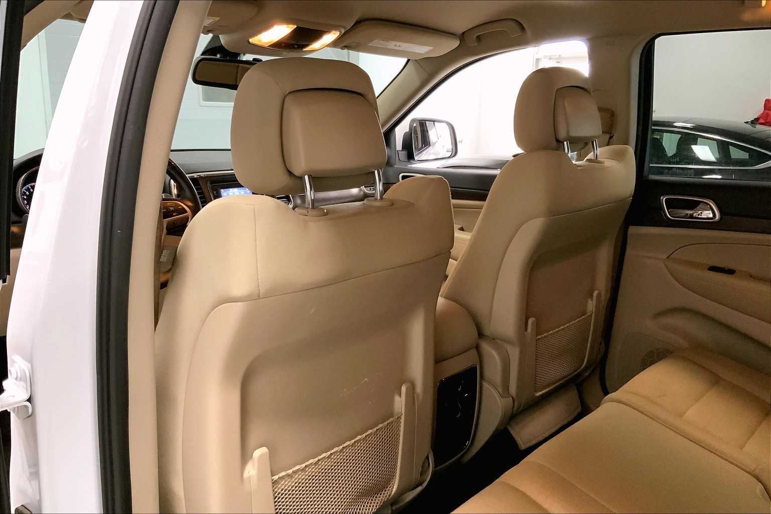 Thumbnail: 2014 Jeep Grand Cherokee - 12