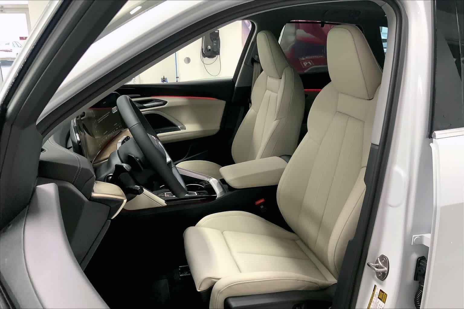 Thumbnail: 2025 Audi Q5 - 11