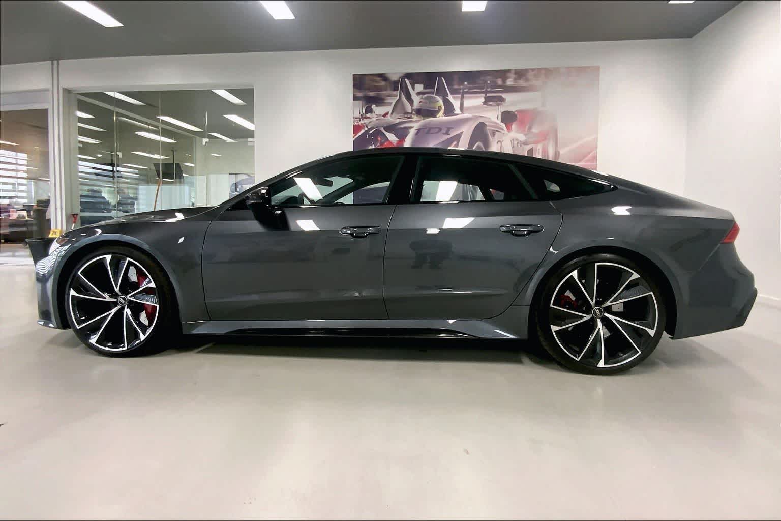 Thumbnail: 2022 Audi RS 7 - 3