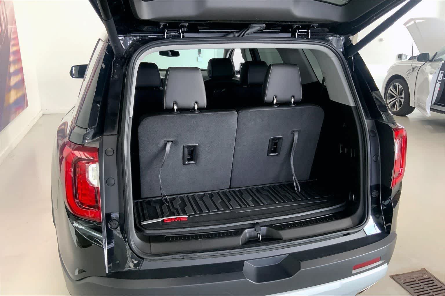 Thumbnail: 2023 GMC Acadia - 16