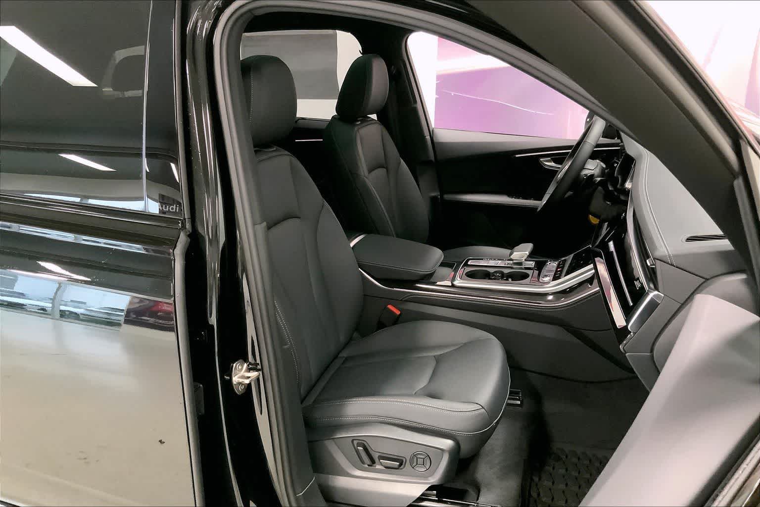 Thumbnail: 2026 Audi Q7 - 13