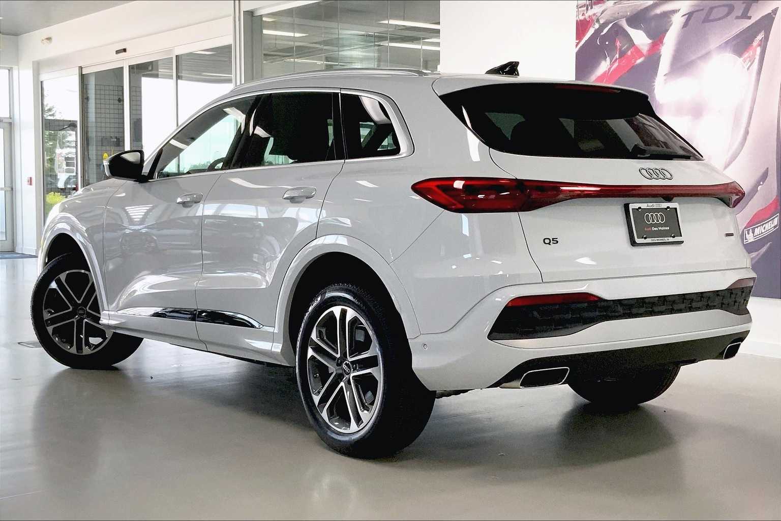 Thumbnail: 2025 Audi Q5 - 4