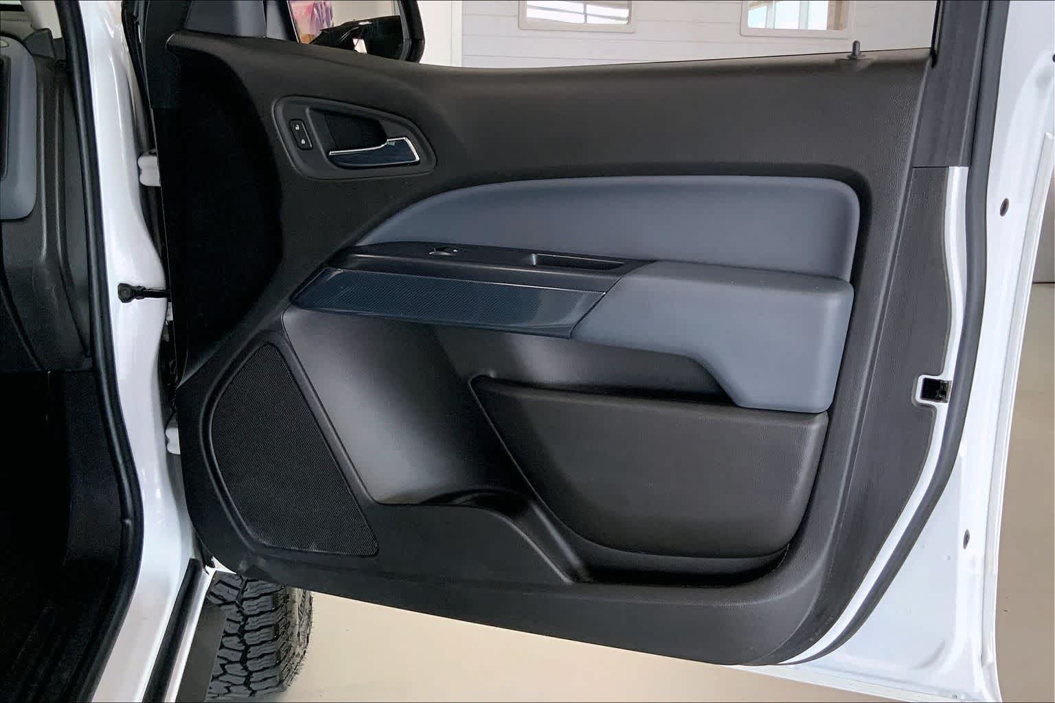 Thumbnail: 2017 Chevrolet Colorado - 24