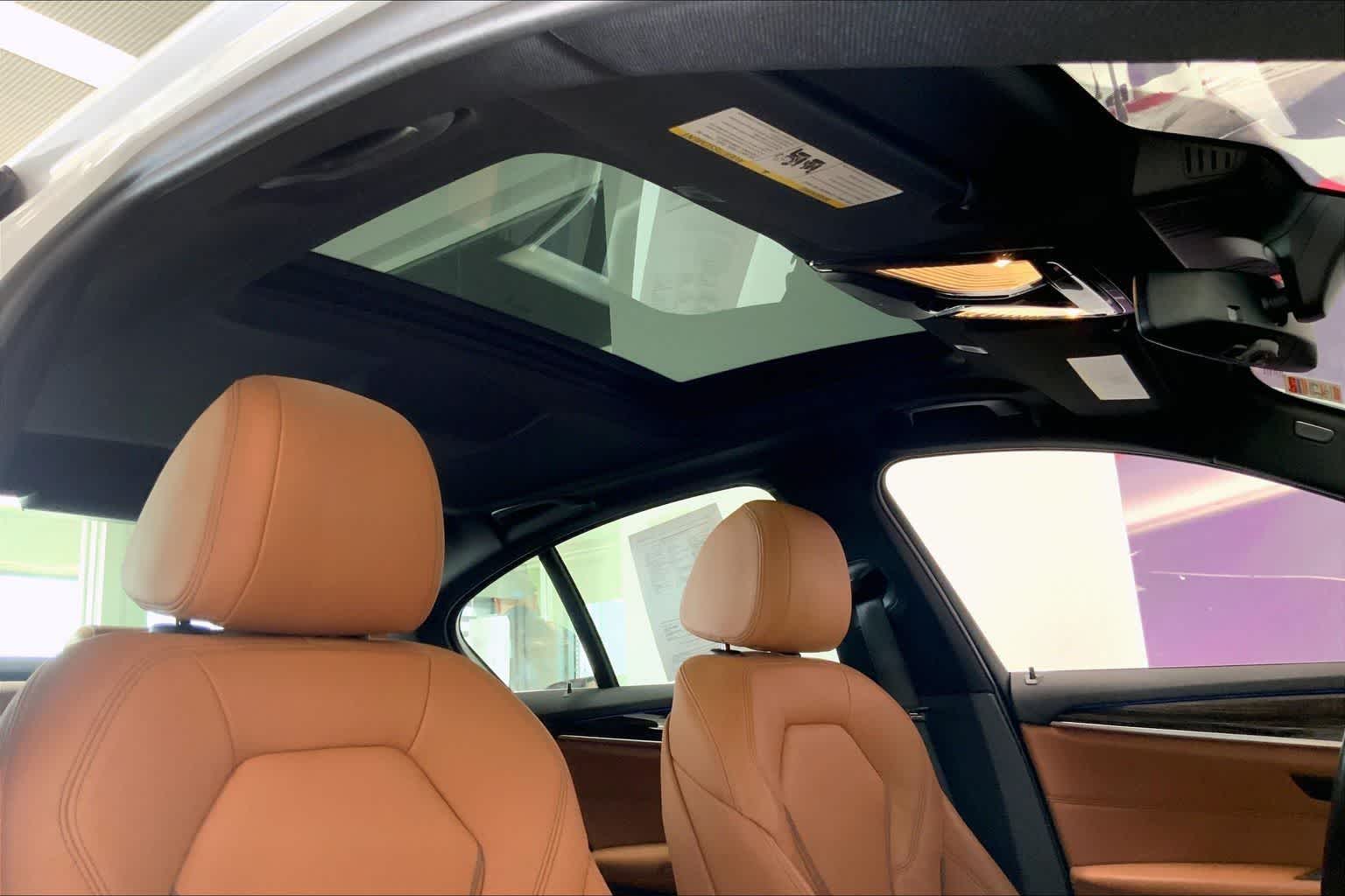 Thumbnail: 2019 BMW 5 Series - 28