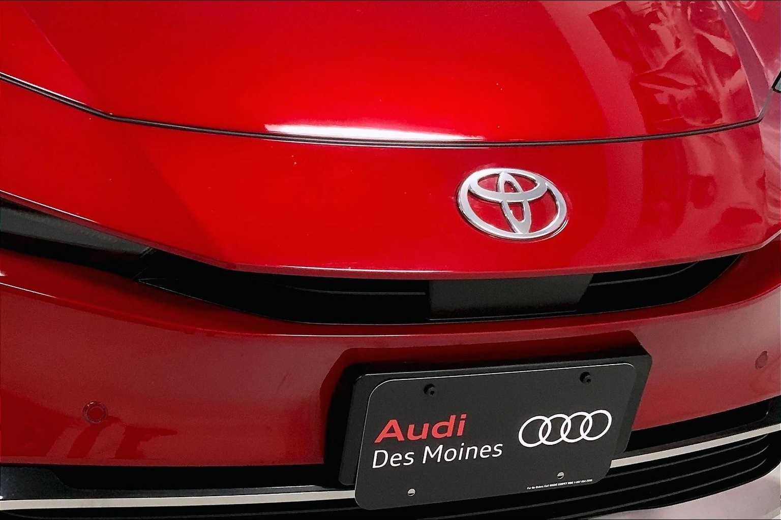 Thumbnail: 2023 Toyota Prius Prime - 32