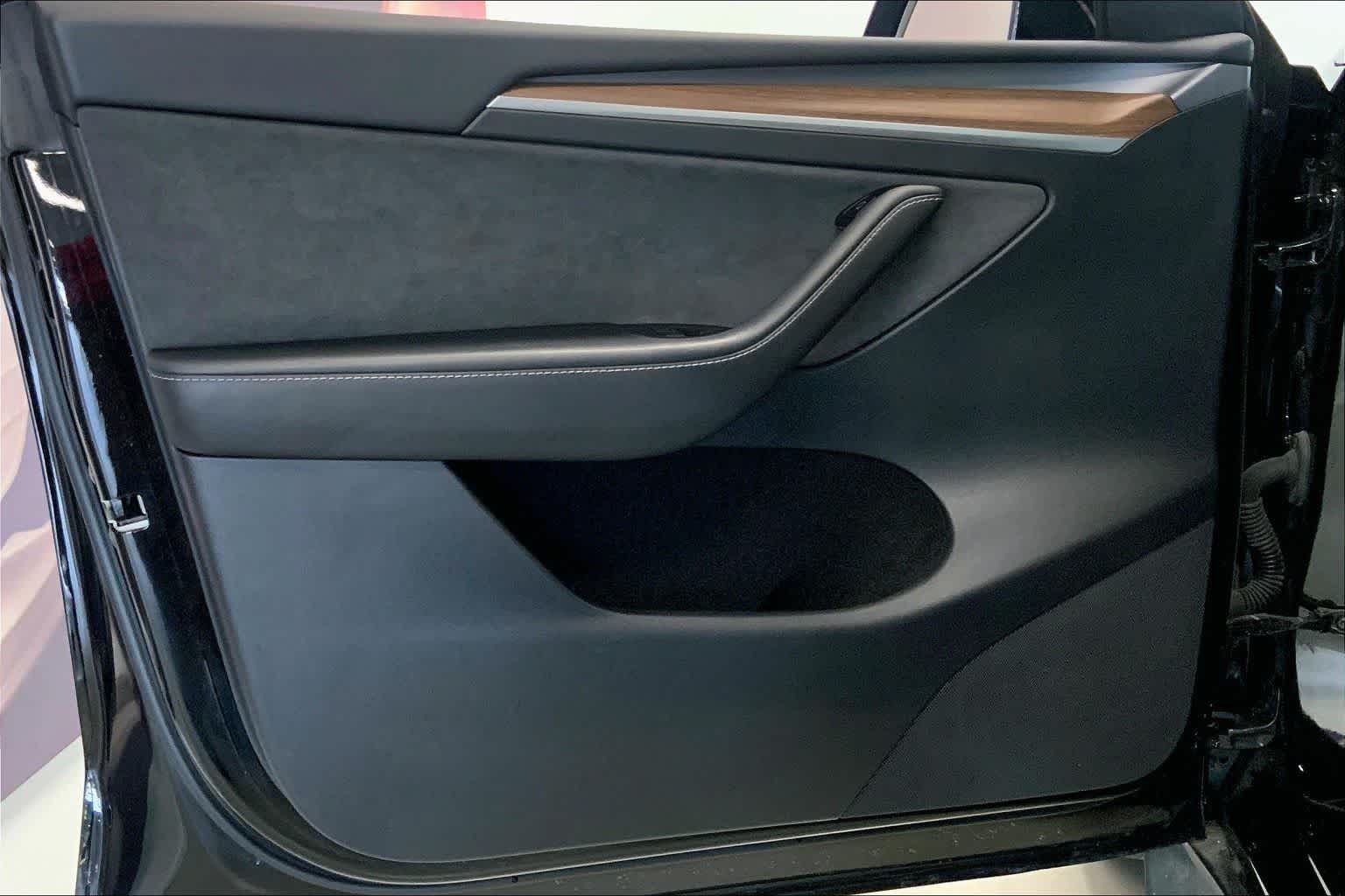 Thumbnail: 2024 Tesla Model Y - 25