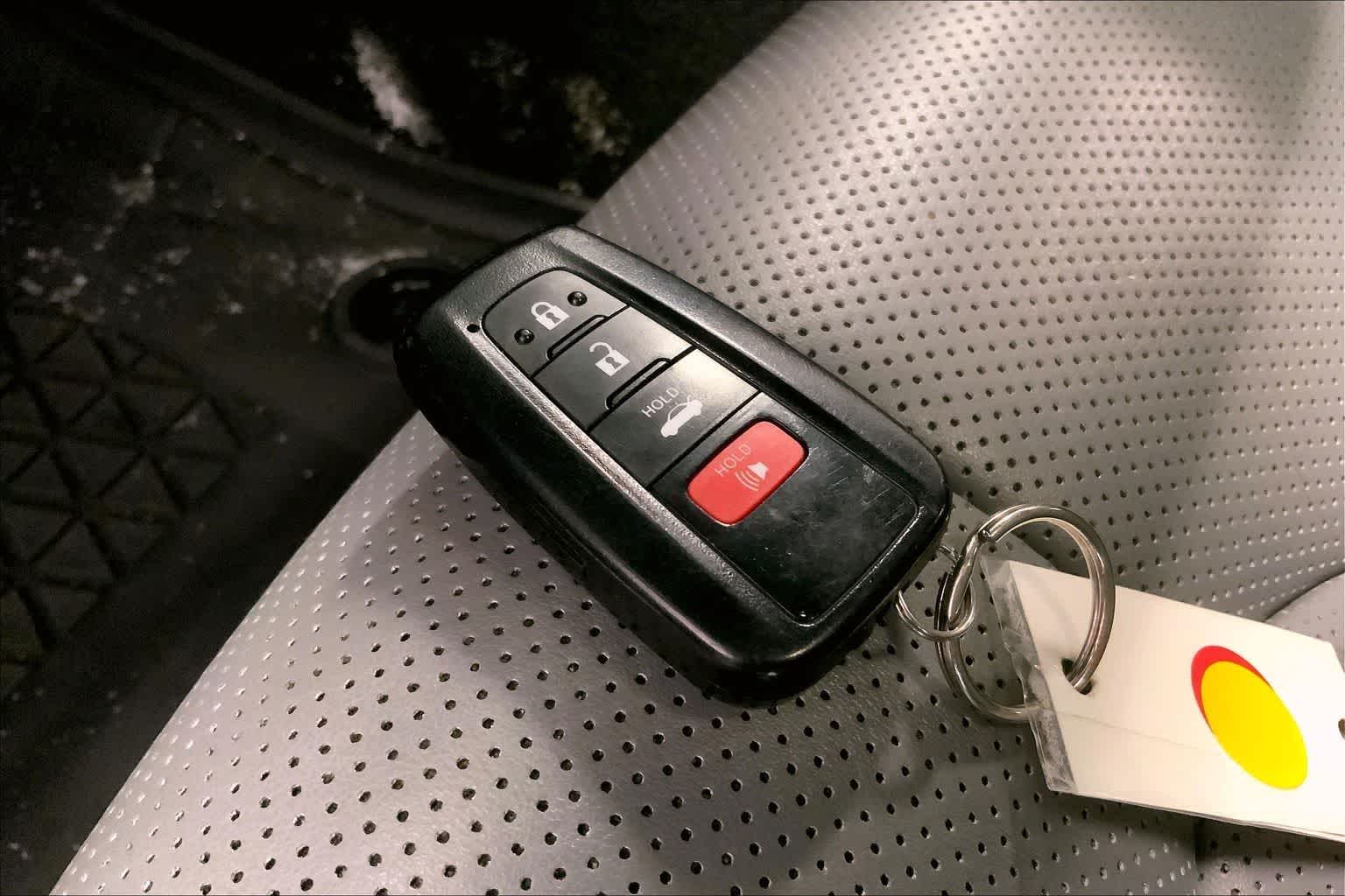 Thumbnail: 2020 Toyota Avalon - 17