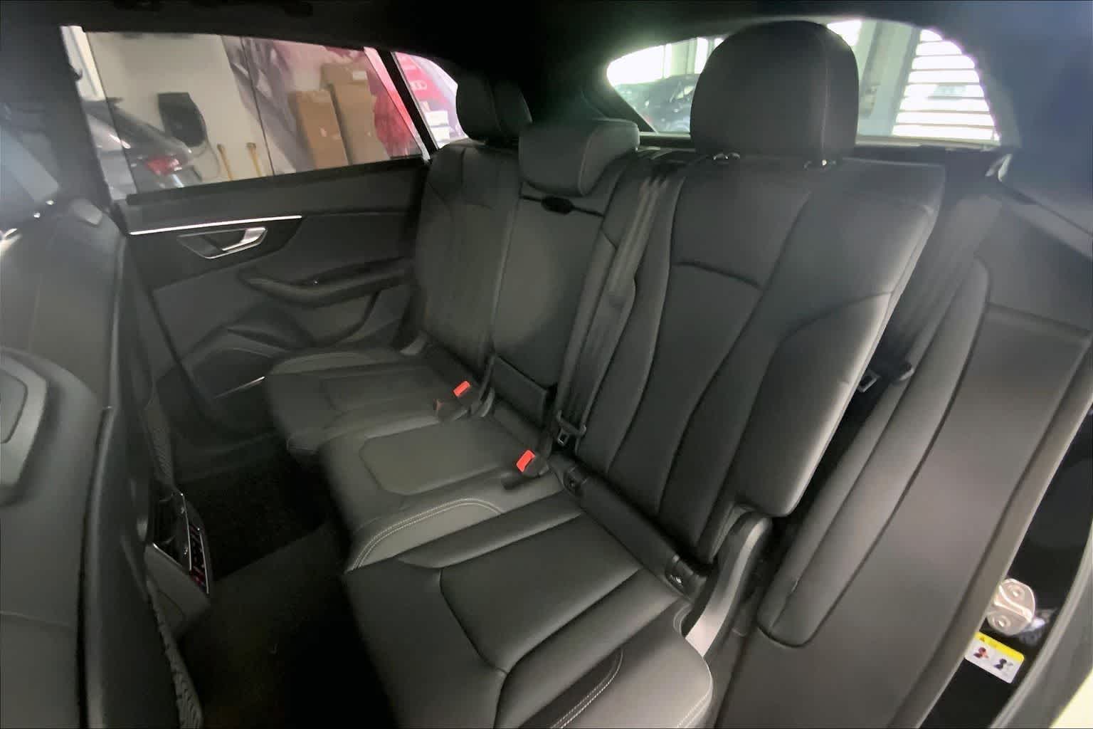 Thumbnail: 2026 Audi Q8 - 12