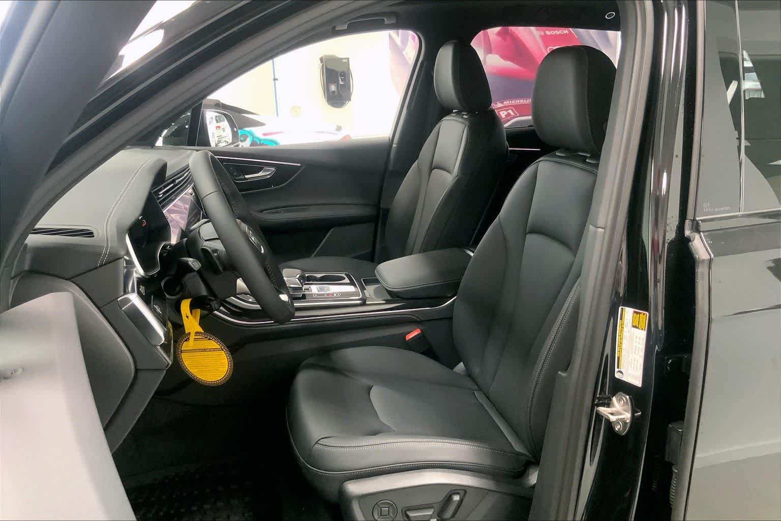 Thumbnail: 2026 Audi Q7 - 10