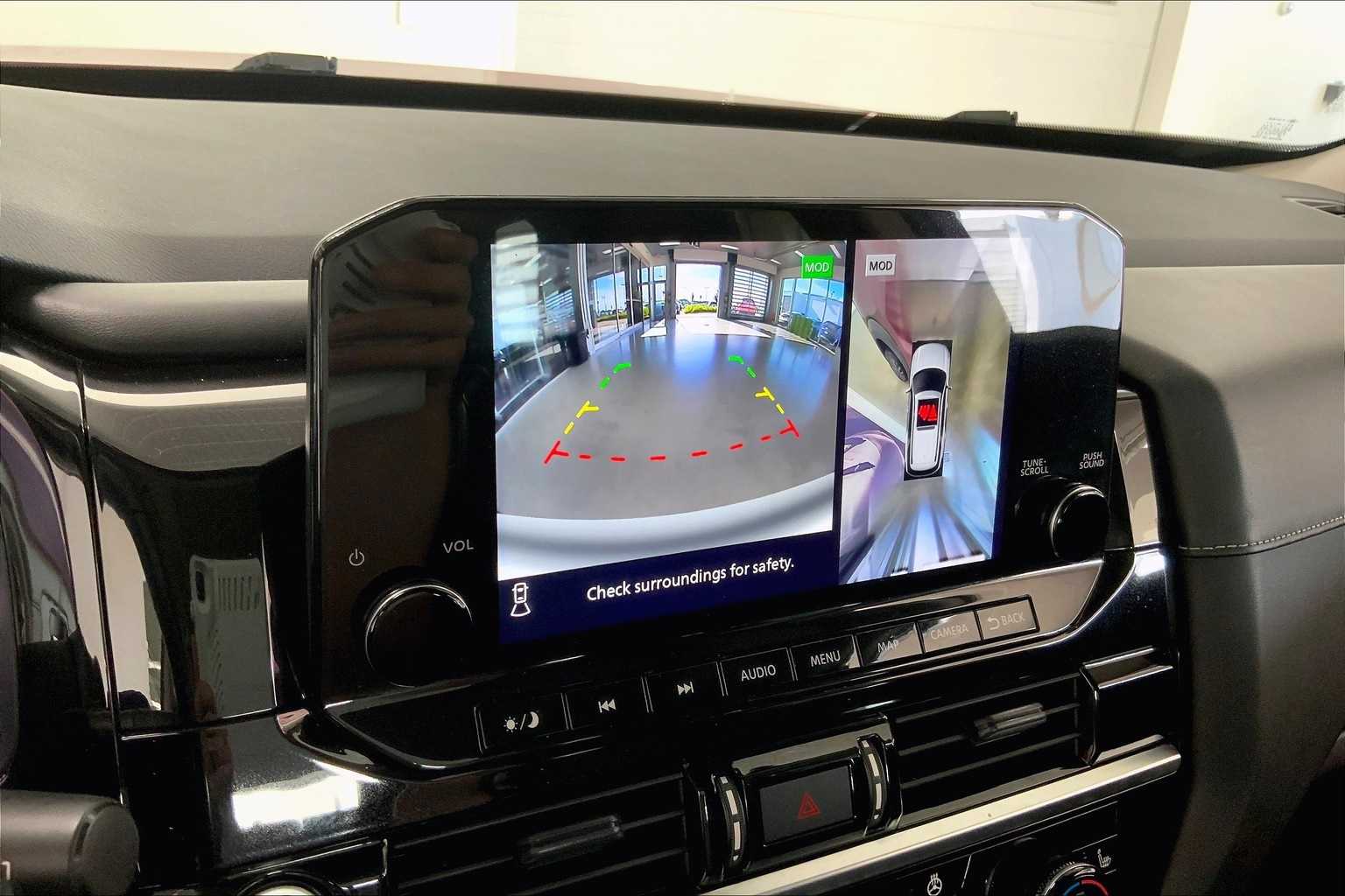 Thumbnail: 2023 Nissan Pathfinder - 23