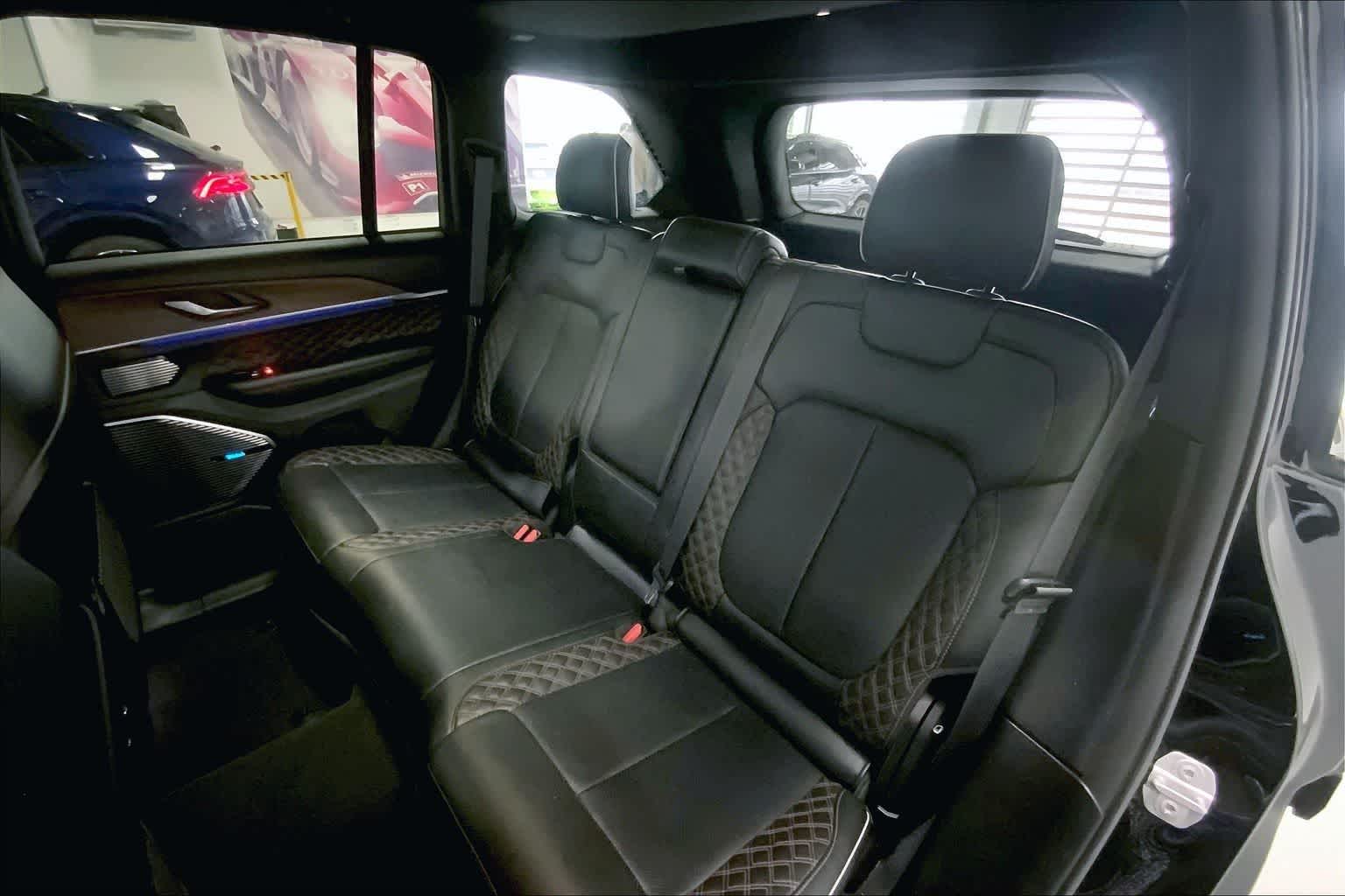 Thumbnail: 2022 Jeep Grand Cherokee - 26