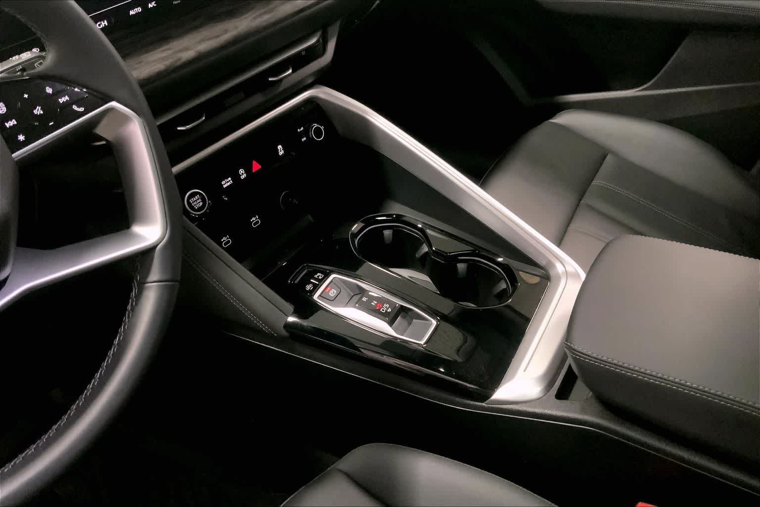 Thumbnail: 2025 Audi Q5 - 15