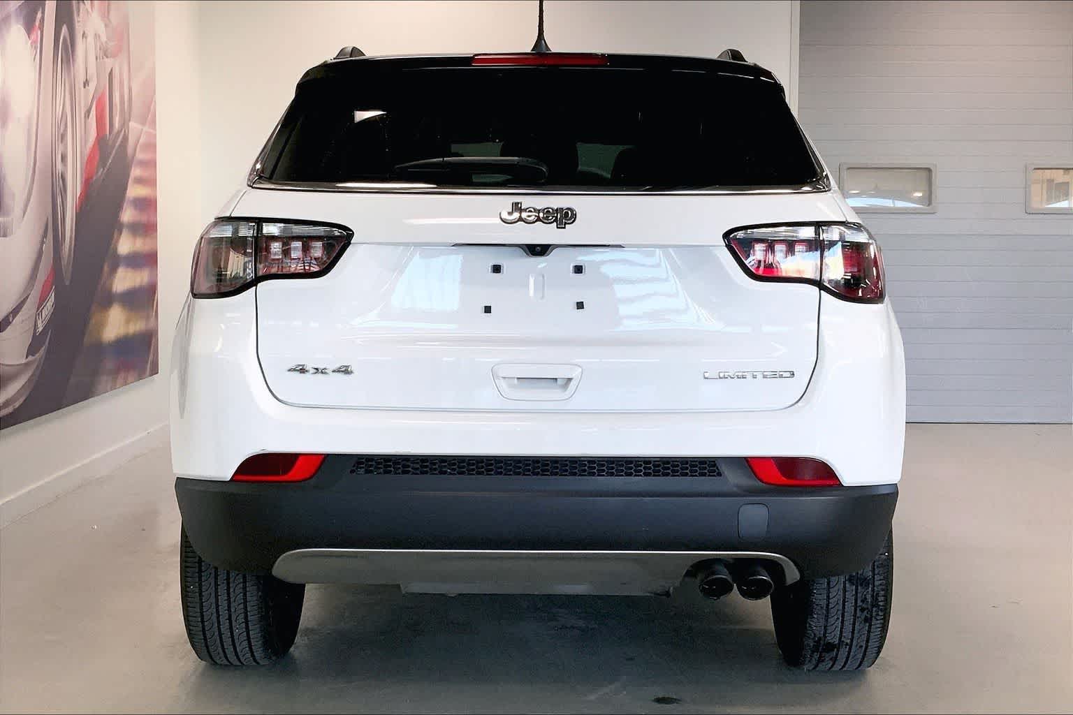 Thumbnail: 2022 Jeep Compass - 4